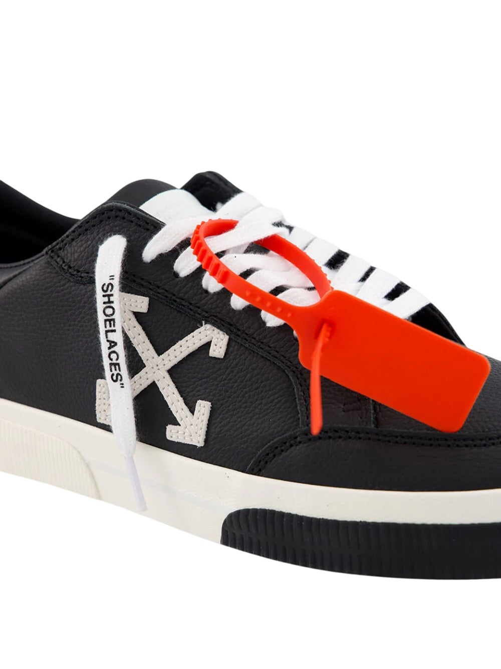 Off White Men New Black Vulcanized Low Sneakers - 7