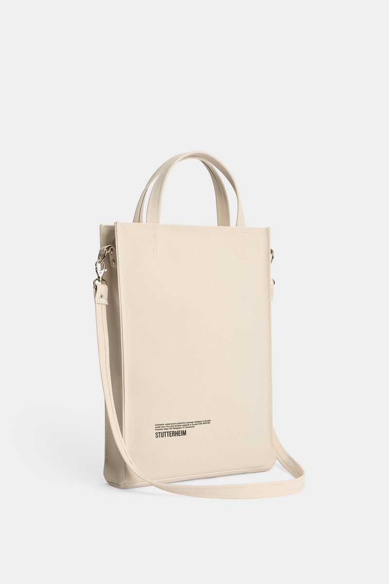 Stutterheim Djursholm Bag Matte Light Sand outlook