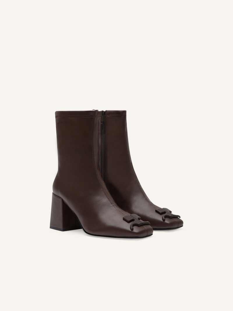 courrèges REEDITION STRETCH LEATHER EFFECT ANKLE BOOTS outlook