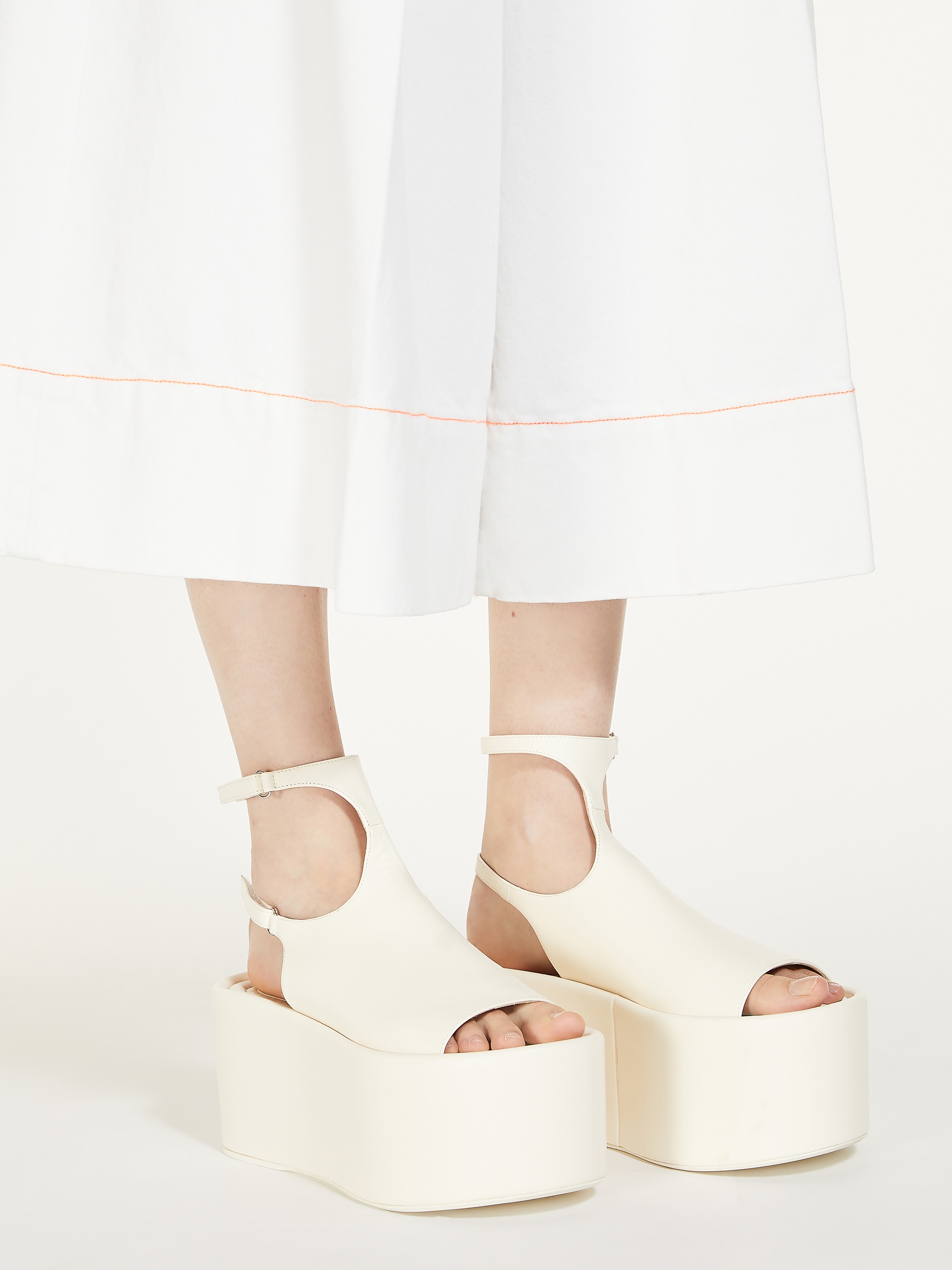 CINCIN Open-toe platform sandals - 6
