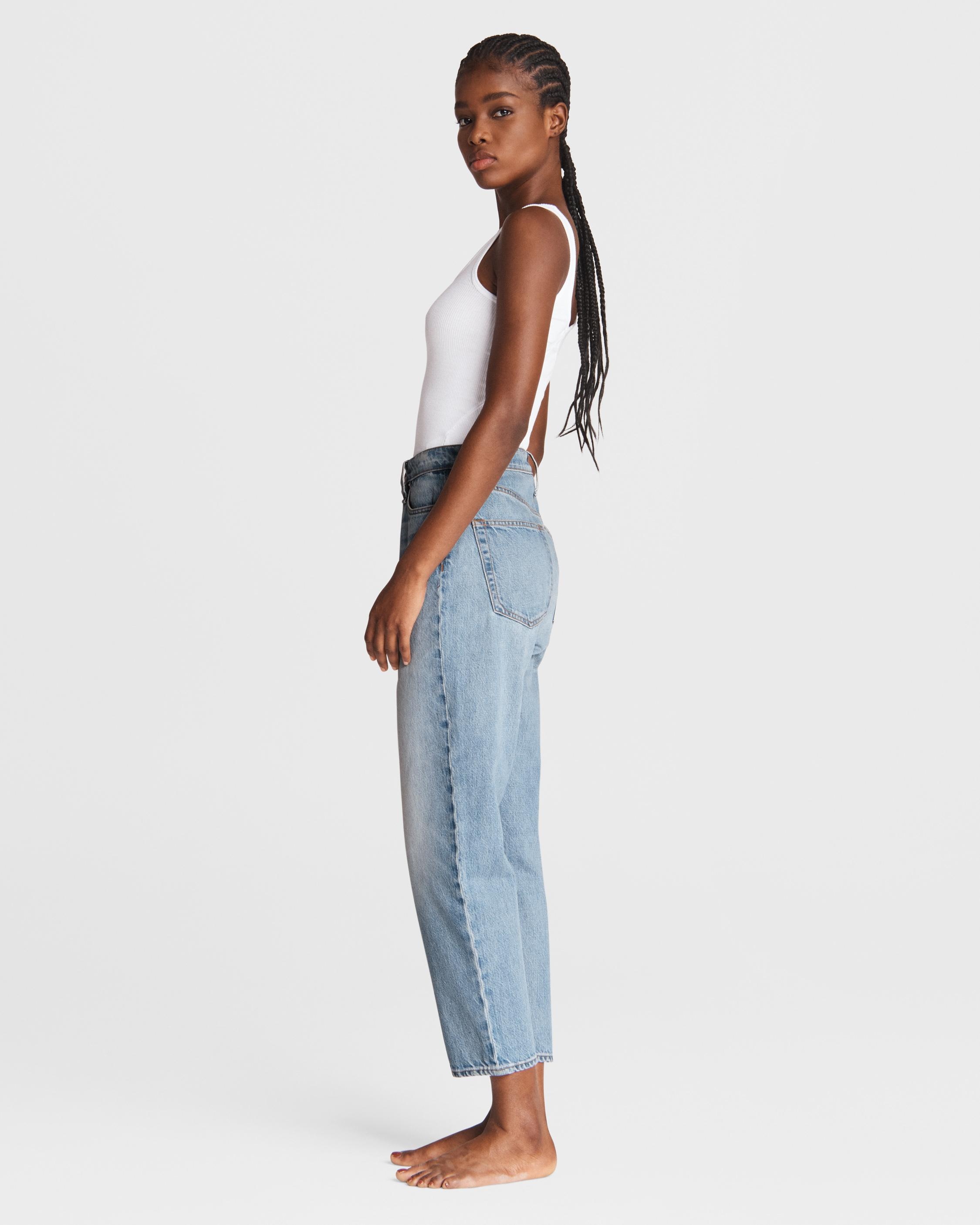 Alissa Straight - Tulip
High-Rise Rigid Jean - 3