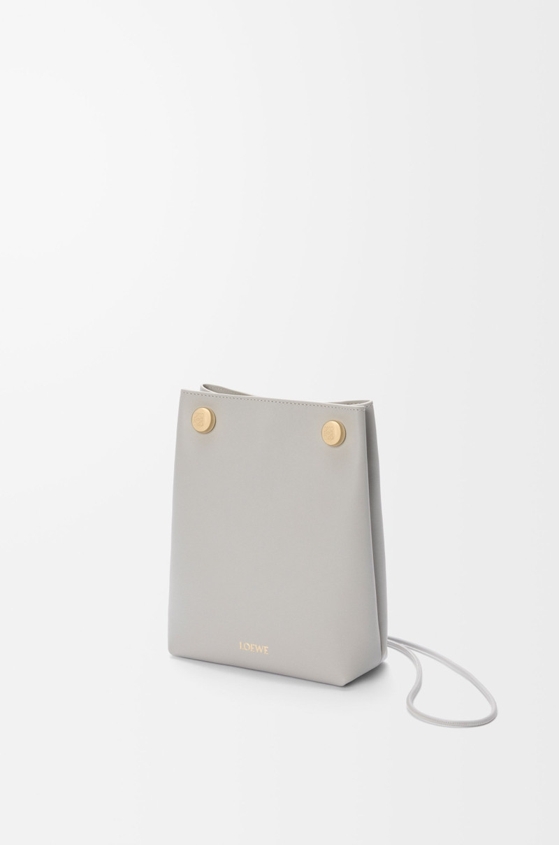 Loewe Pebble pouch in smooth calfskin outlook