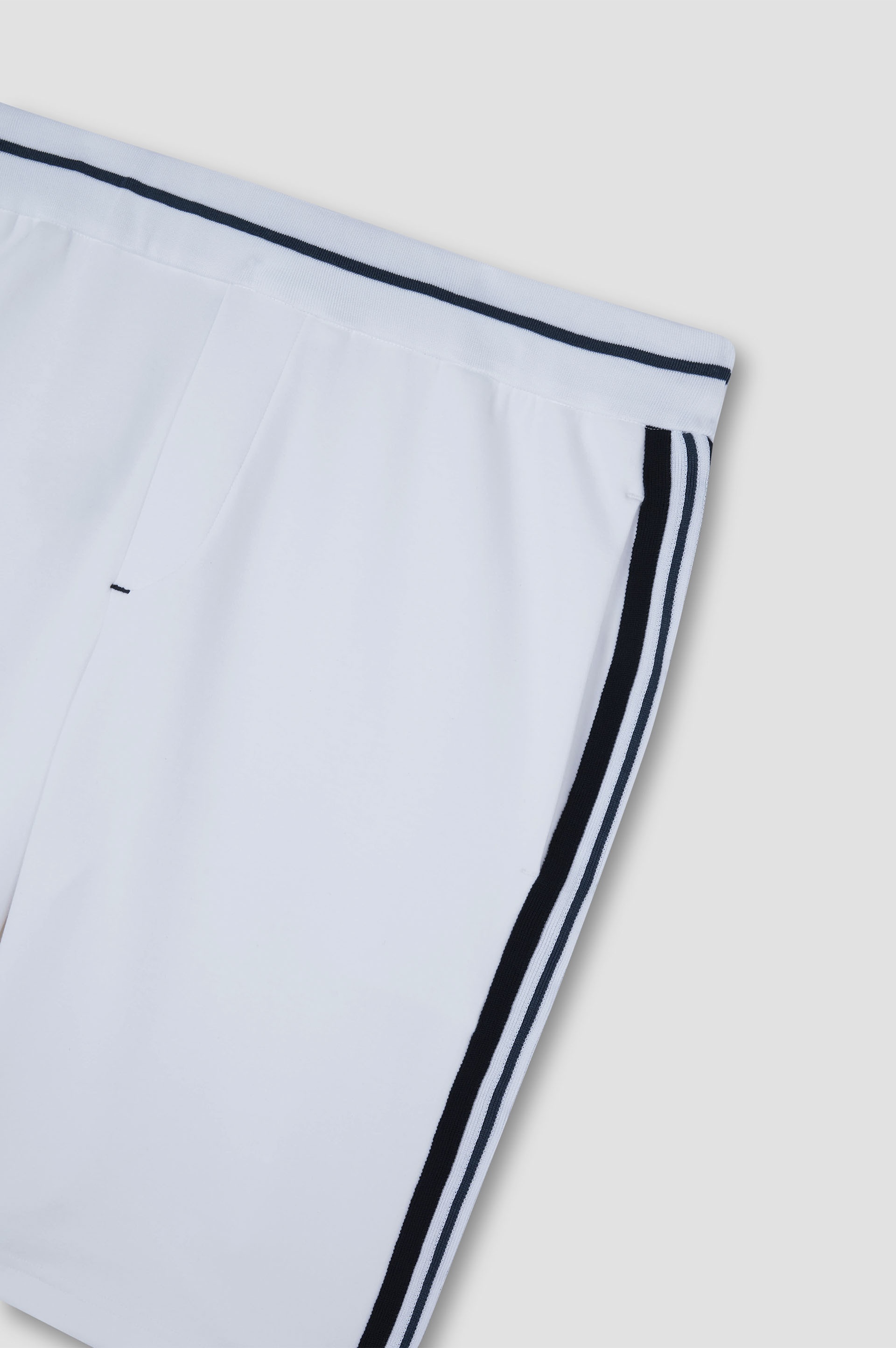 X-SOFT FLEECE SPORTS BERMUDA WITH STRIPED DETAILS - 5