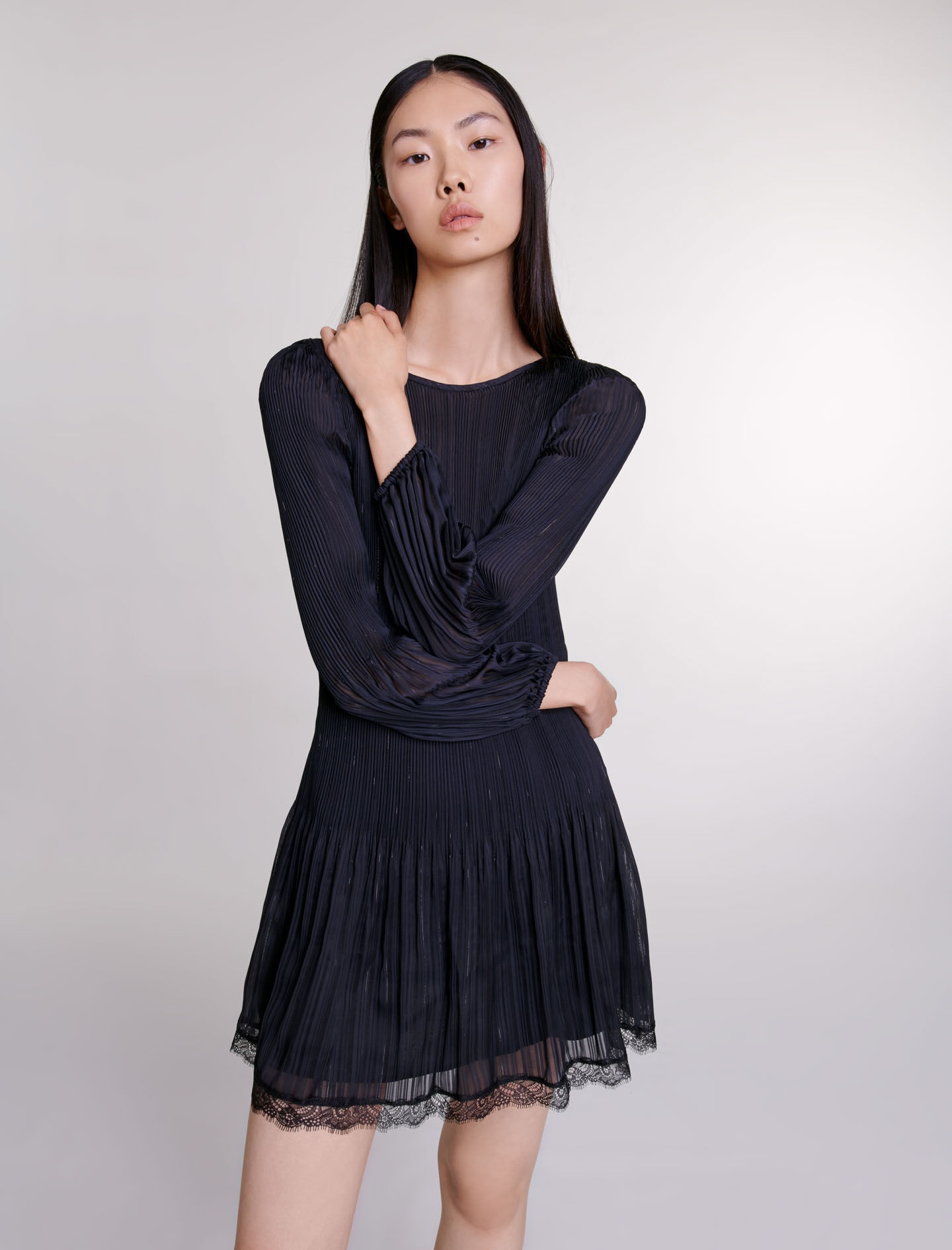 Short pleated dress - 6