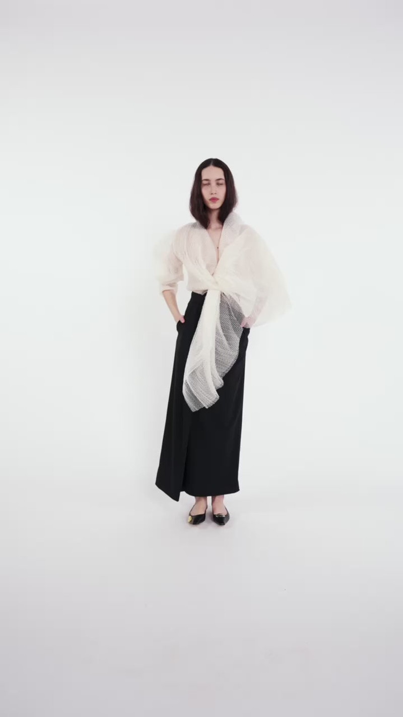 VOLUMINOUS FRONT KNOT TOP IVORY 10