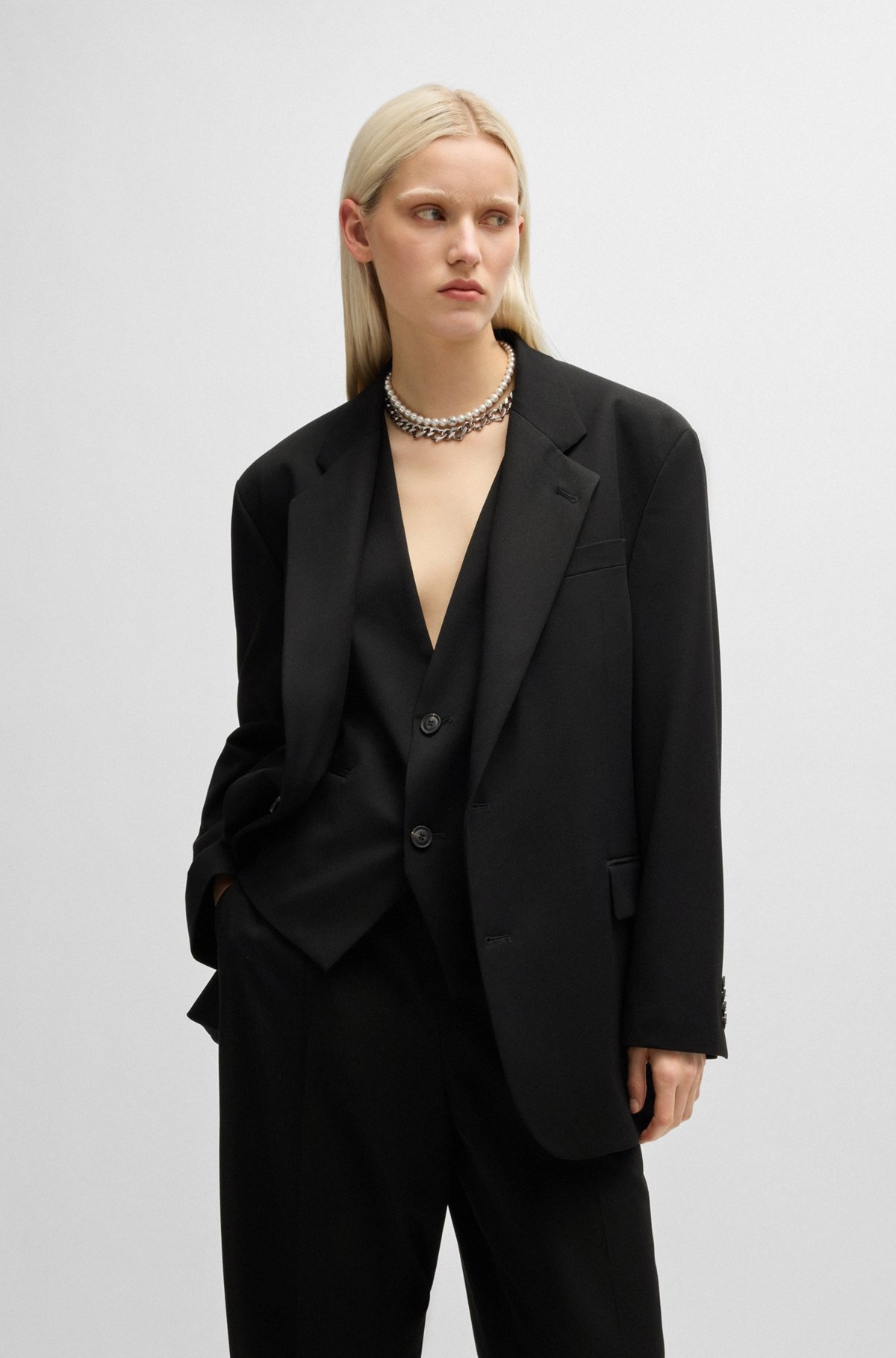 MODERN-FIT ALL-GENDER JACKET IN STRETCH FABRIC - 2
