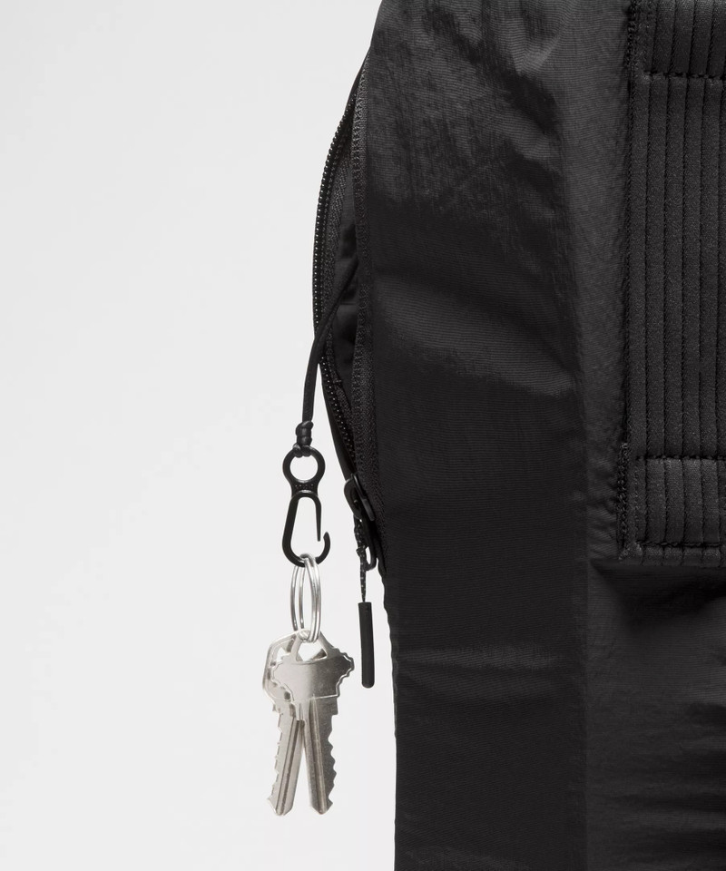 2-in-1 Convertible Backpack 21L 4