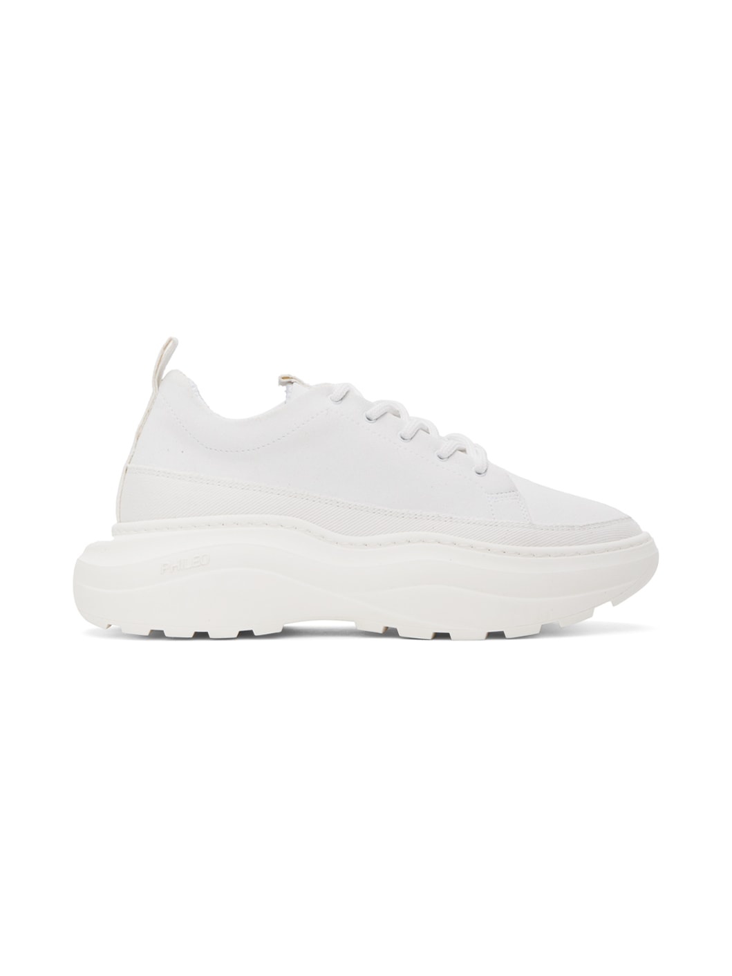 White 001 Essentielle Sneakers - 1