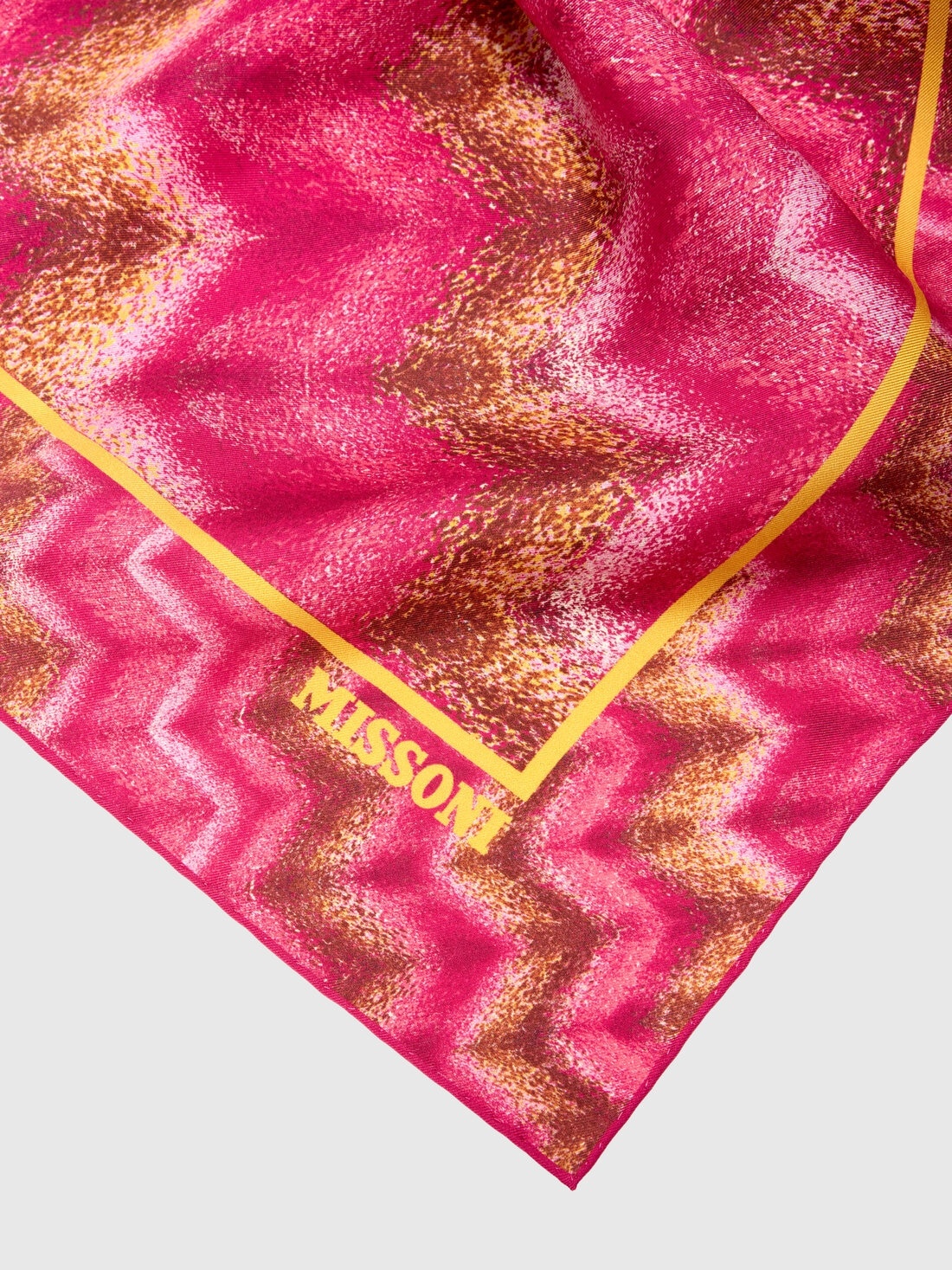 100% silk scarf with zigzag print and logo - 2