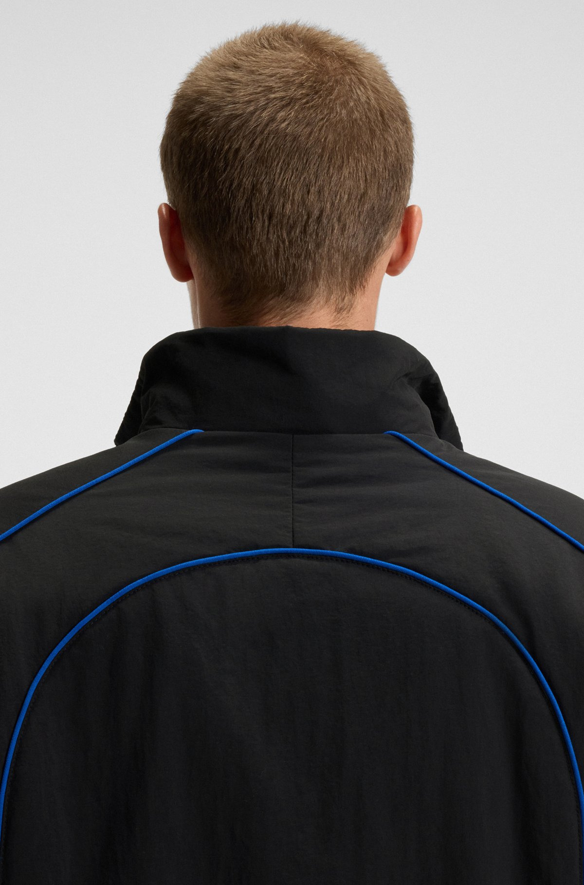 WATER-REPELLENT HALF-ZIP JACKET WITH CONTRAST PIPING - 6