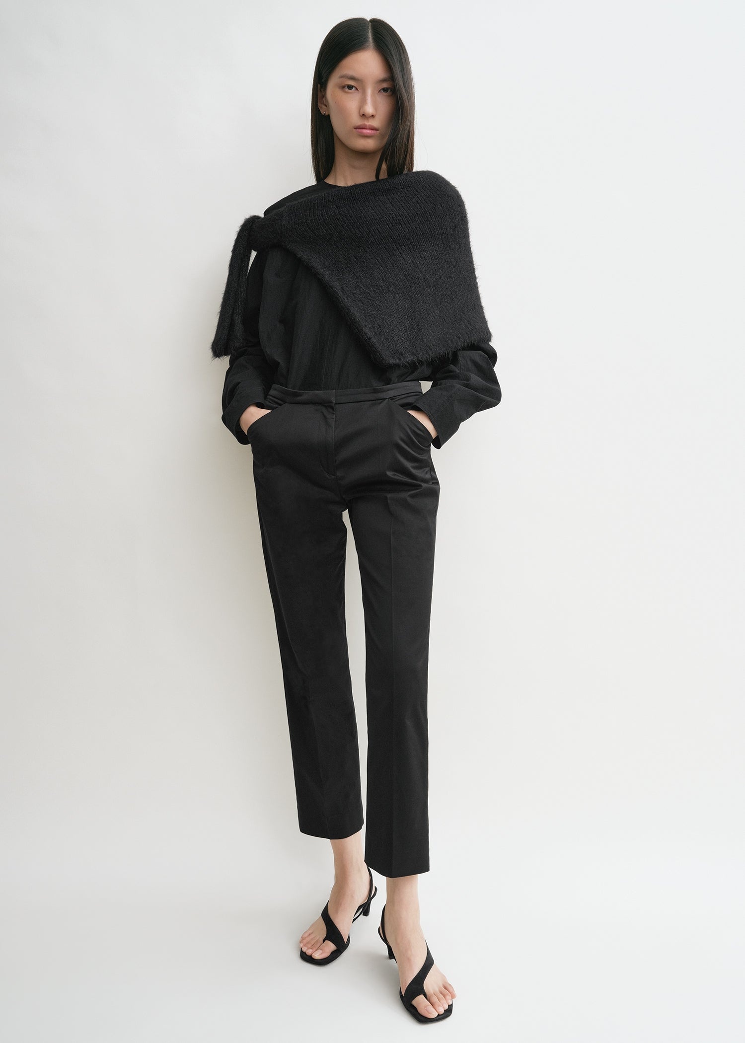 Cropped straight trousers black - 2