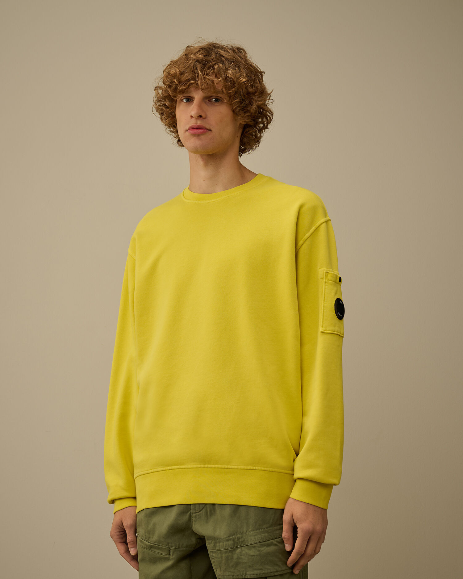 Brushed and Emerized Diagonal Fleece Crewneck Lens Sweatshirt - 3