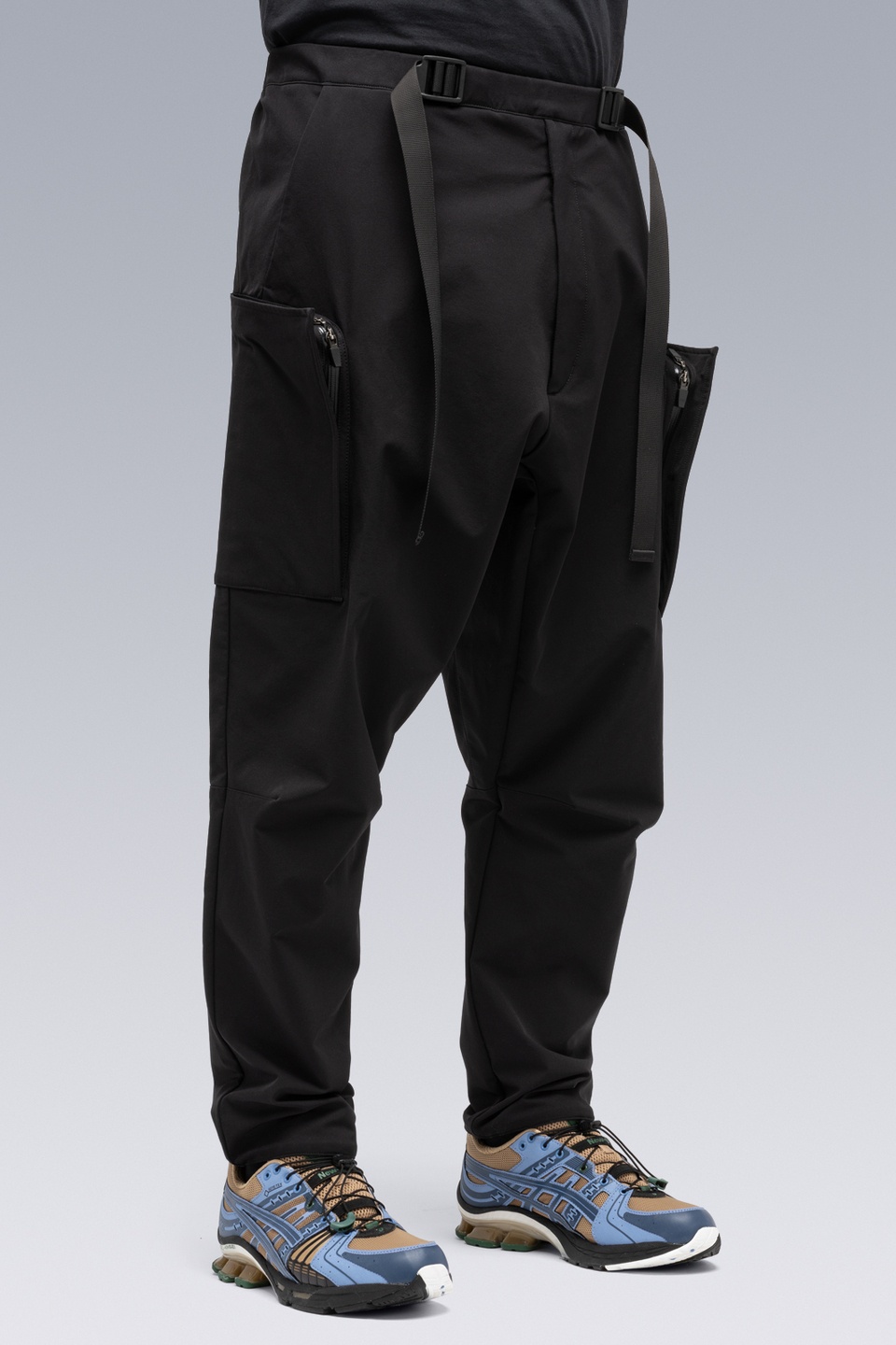 P31A-DS schoeller® Dryskin™ Drawcord Cargo Trouser Black - 3