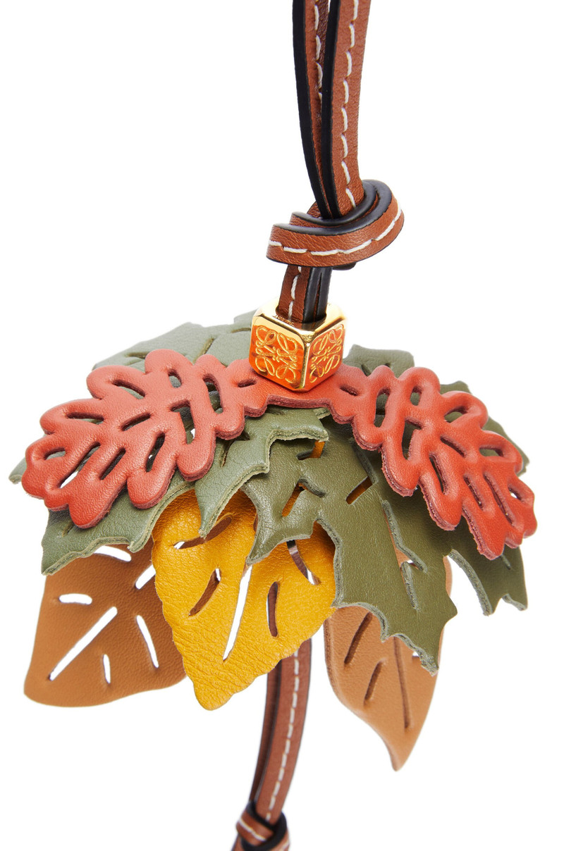 Loewe Leaves charm in classic calfskin outlook