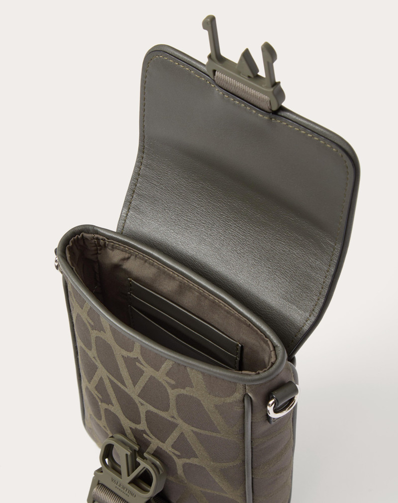 TOILE ICONOGRAPHE SHOULDER BAG IN TECHNICAL FABRIC WITH LEATHER DETAILS 4