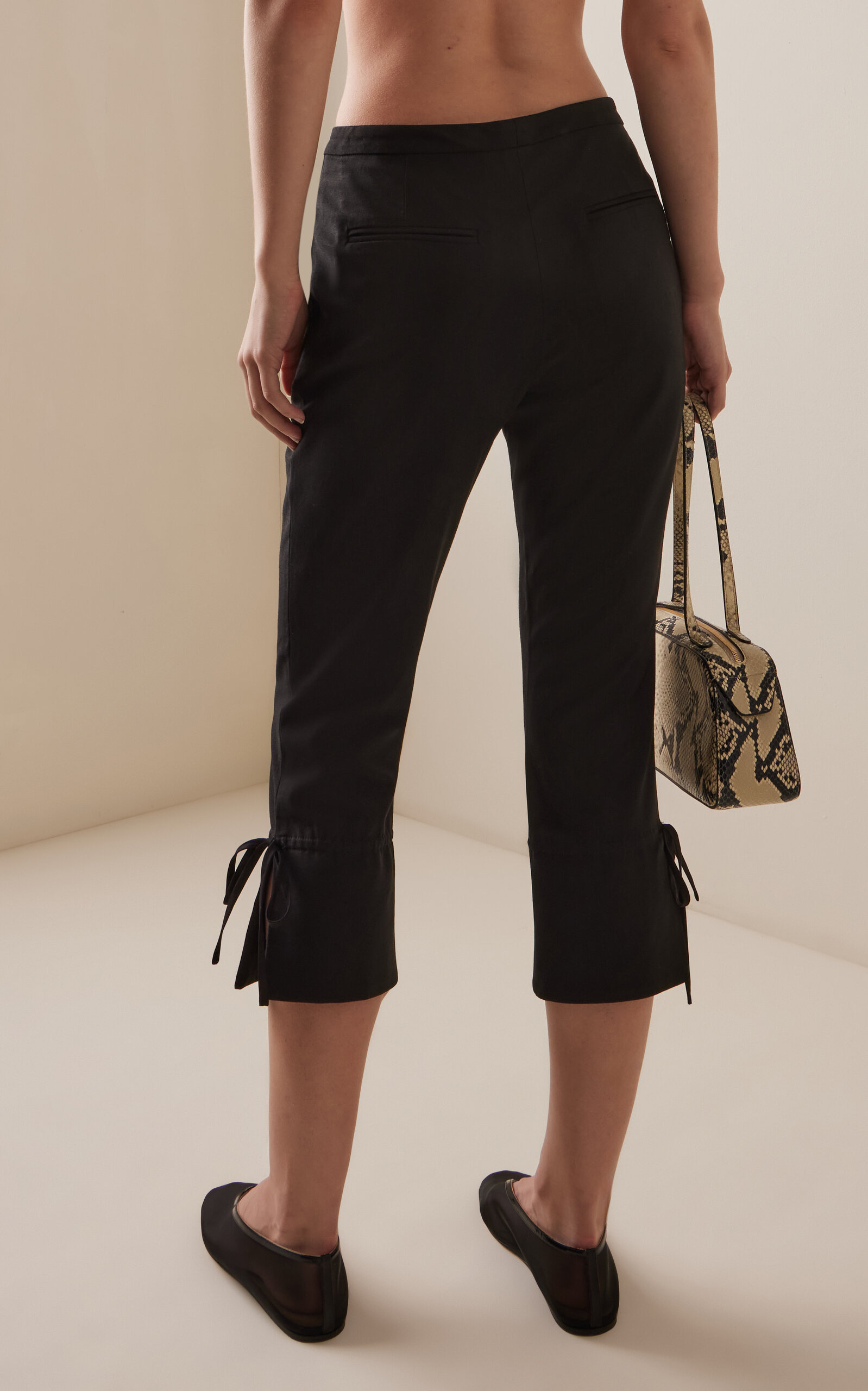Tie-Detailed Stretch-Crepe Capri Pants black - 4