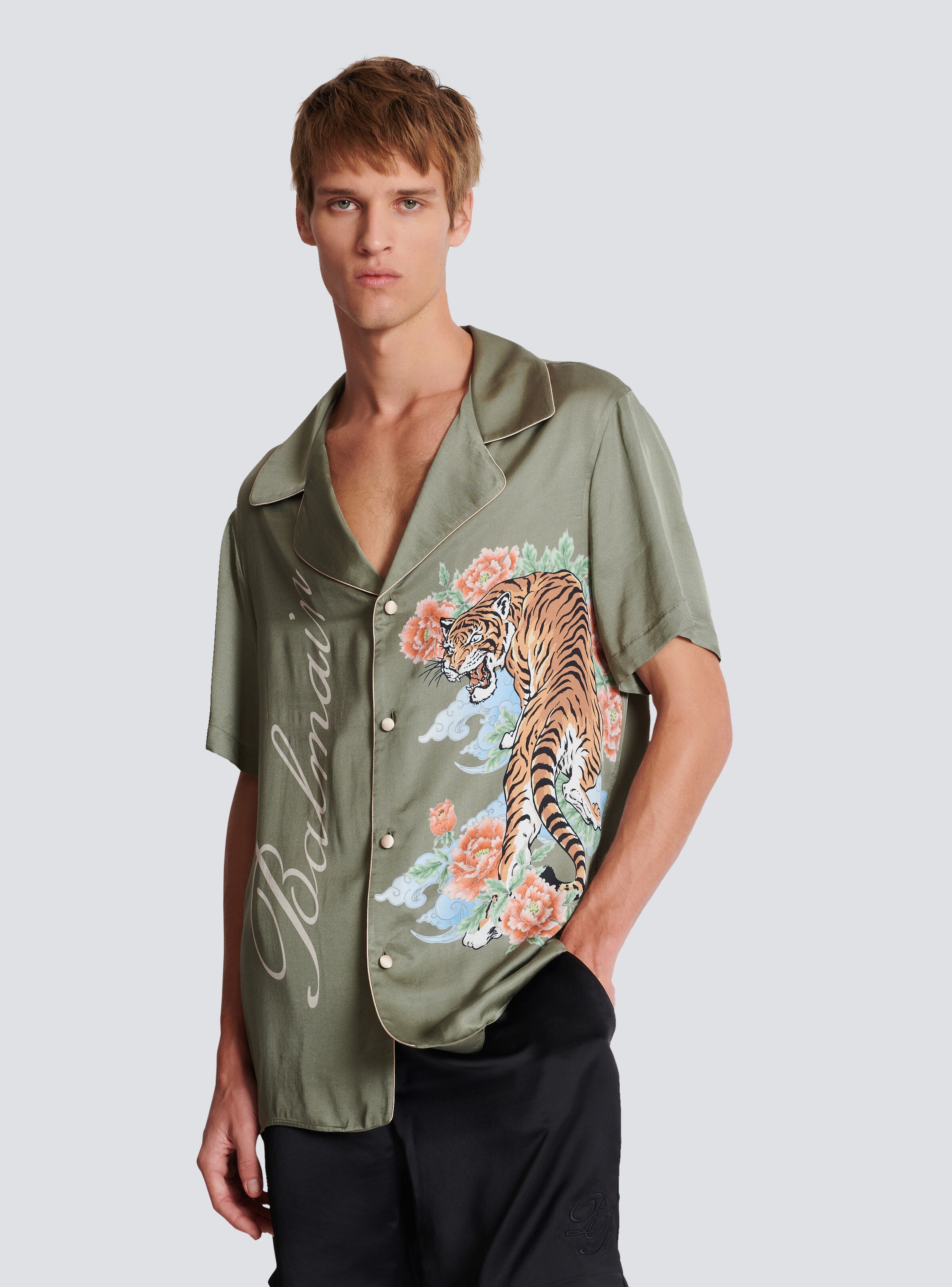 Short-sleeved satin shirt with Tiger print - 6