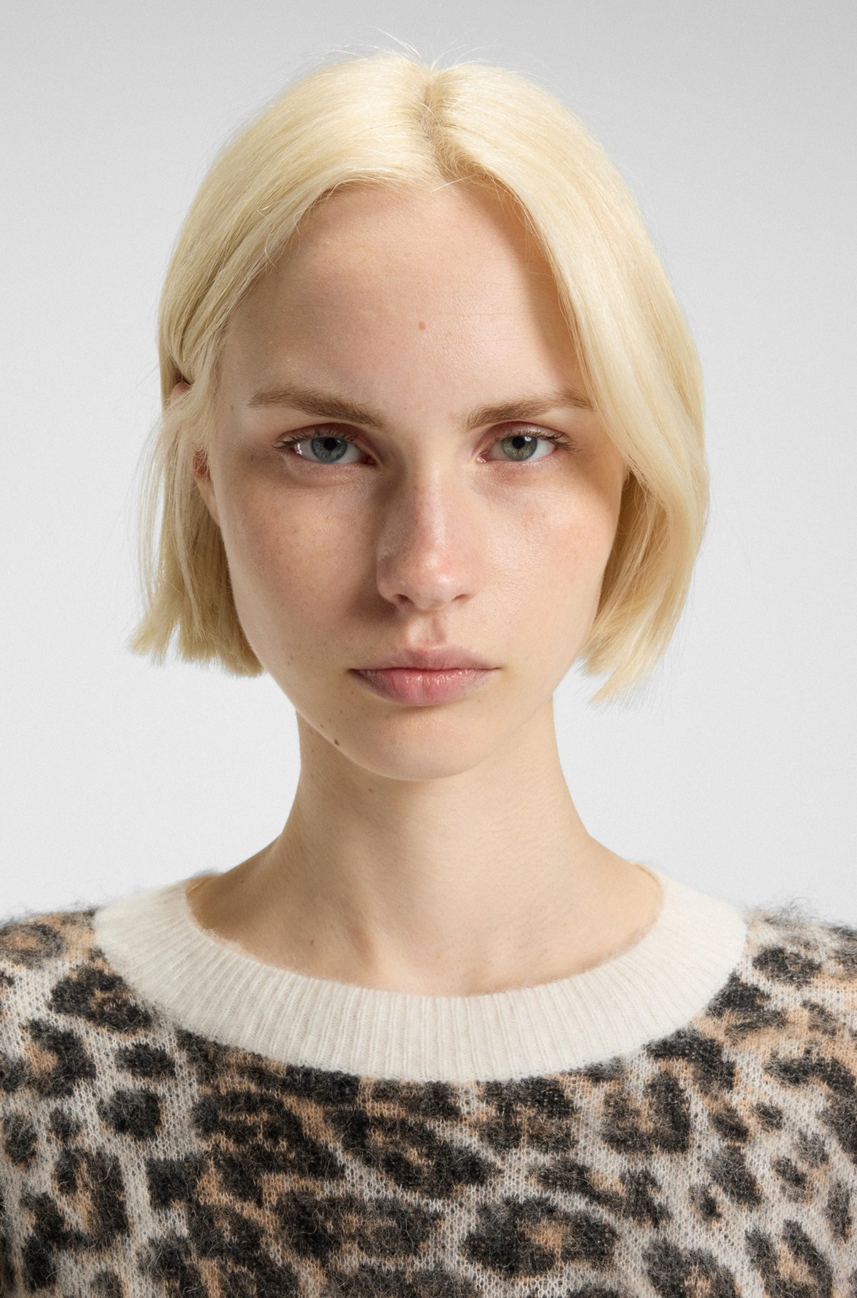 LOOSE-FIT KNITTED SWEATER WITH LEOPARD JACQUARD - 5