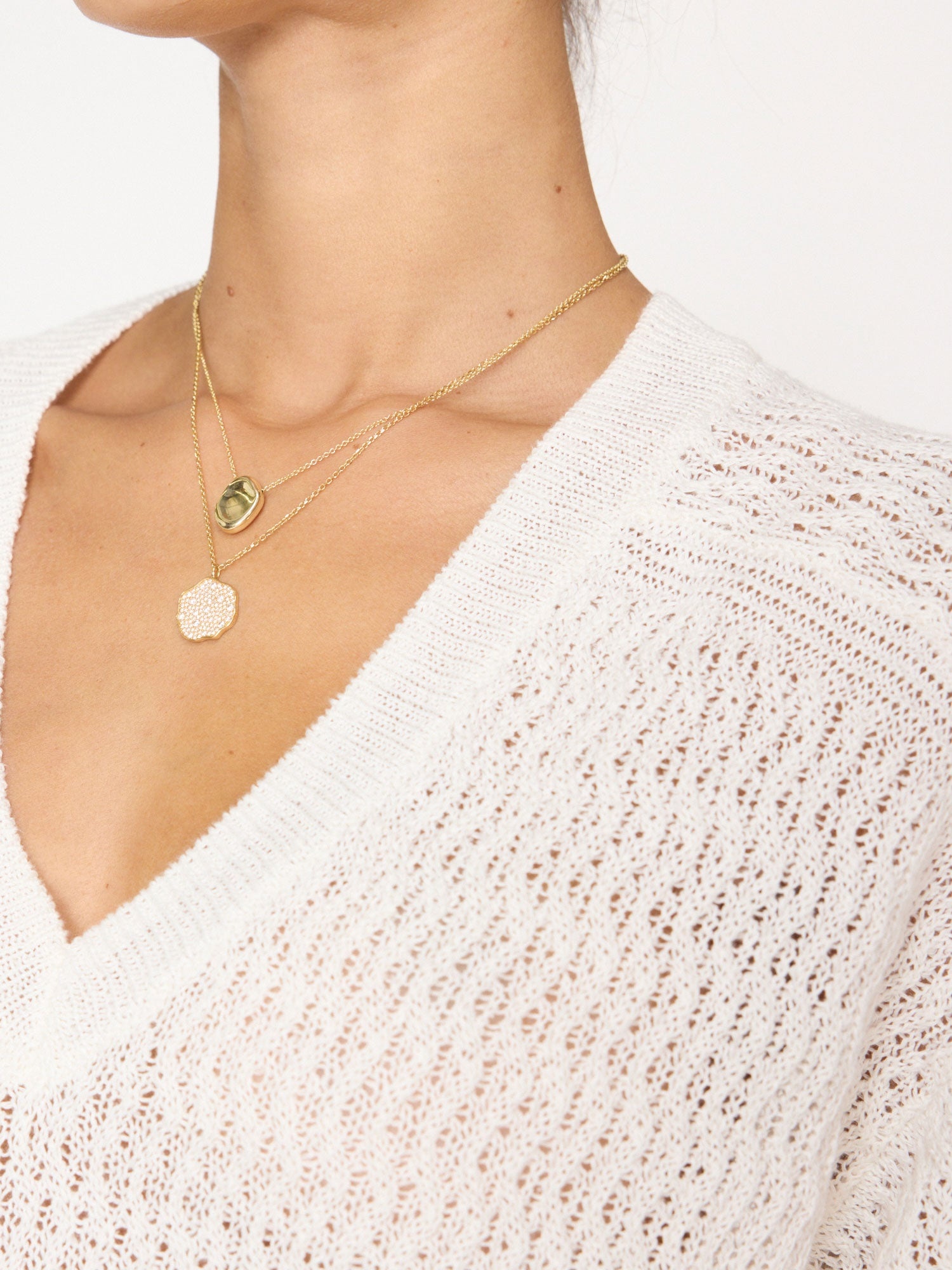 The Leia Open Stitch Vee - 8