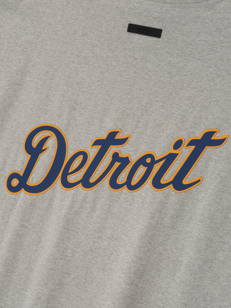 ESSENTIALS Tigers 90s Tee outlook