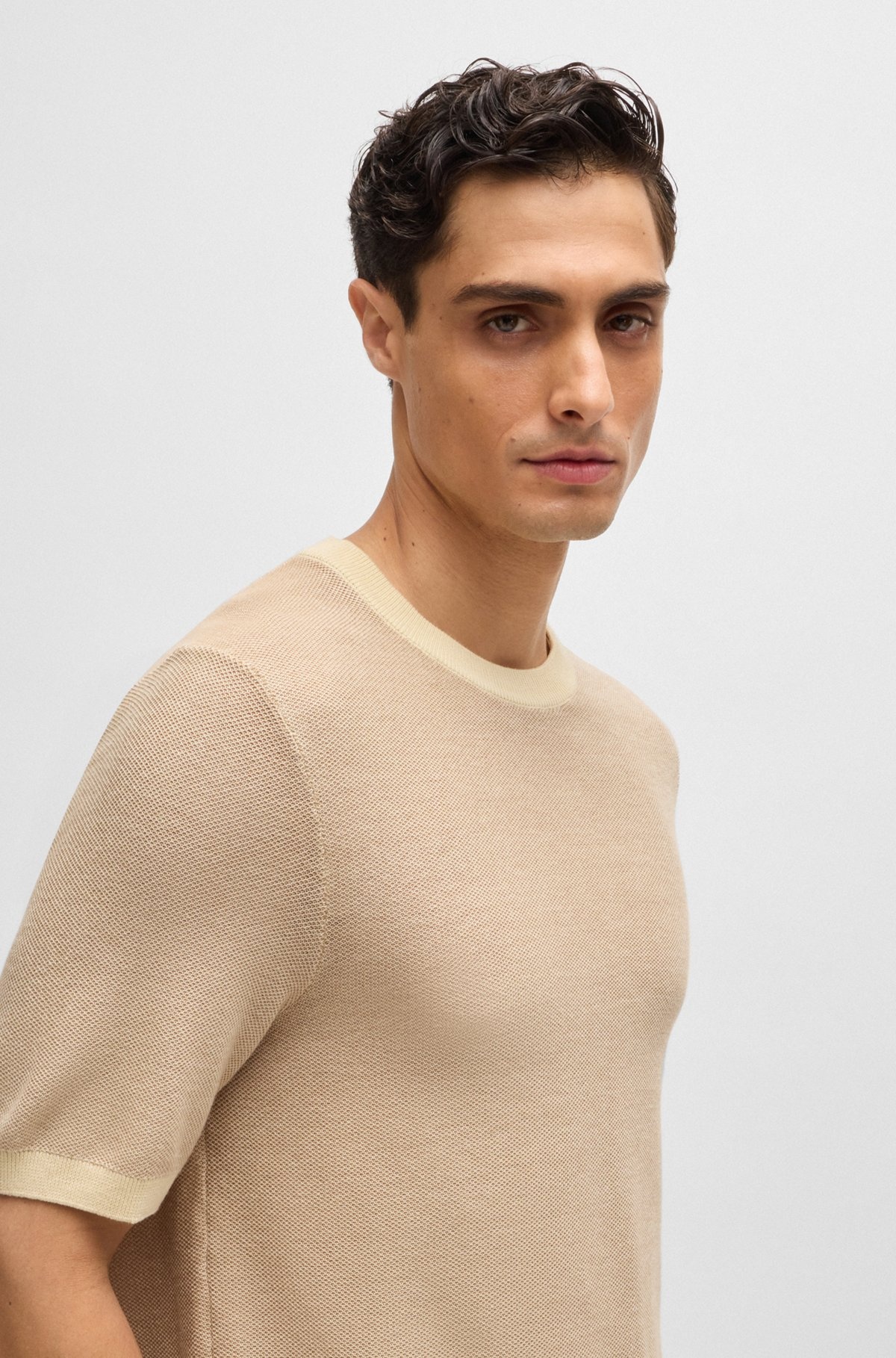 SHORT-SLEEVED SWEATER WITH MICRO STRUCTURE - 3