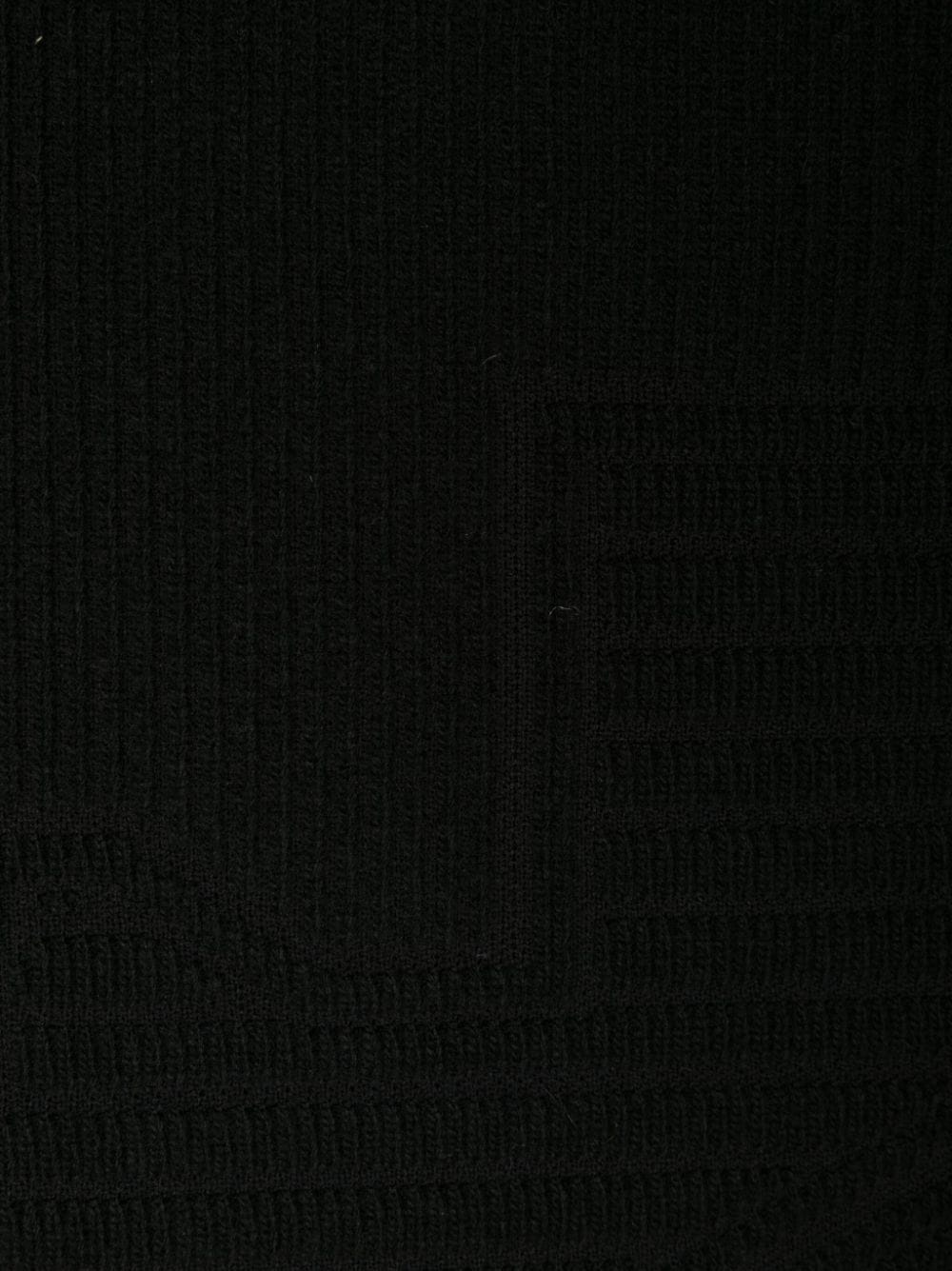 Engineered logo-debossed scarf - 2
