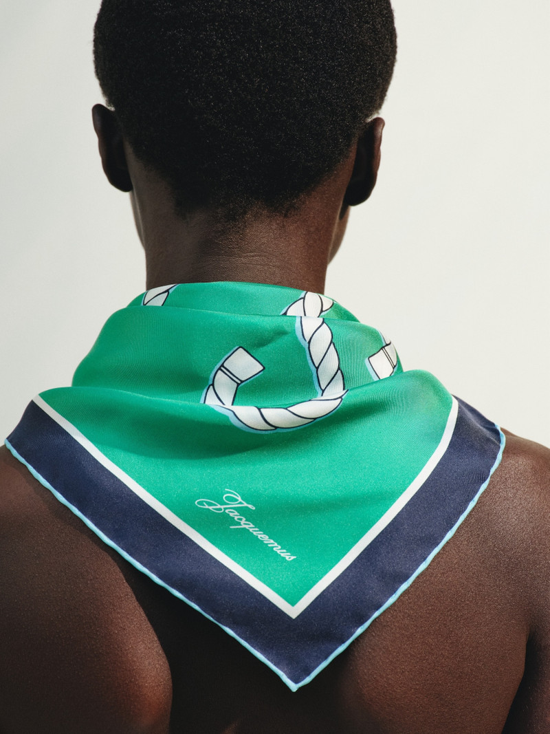 JACQUEMUS The Corde scarf outlook