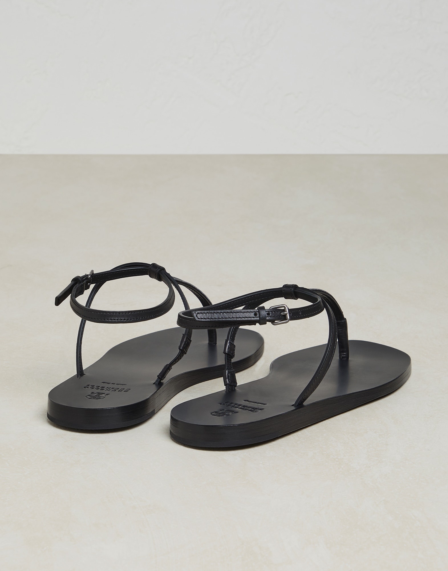 Matte calfskin sandals with shiny strap - 3