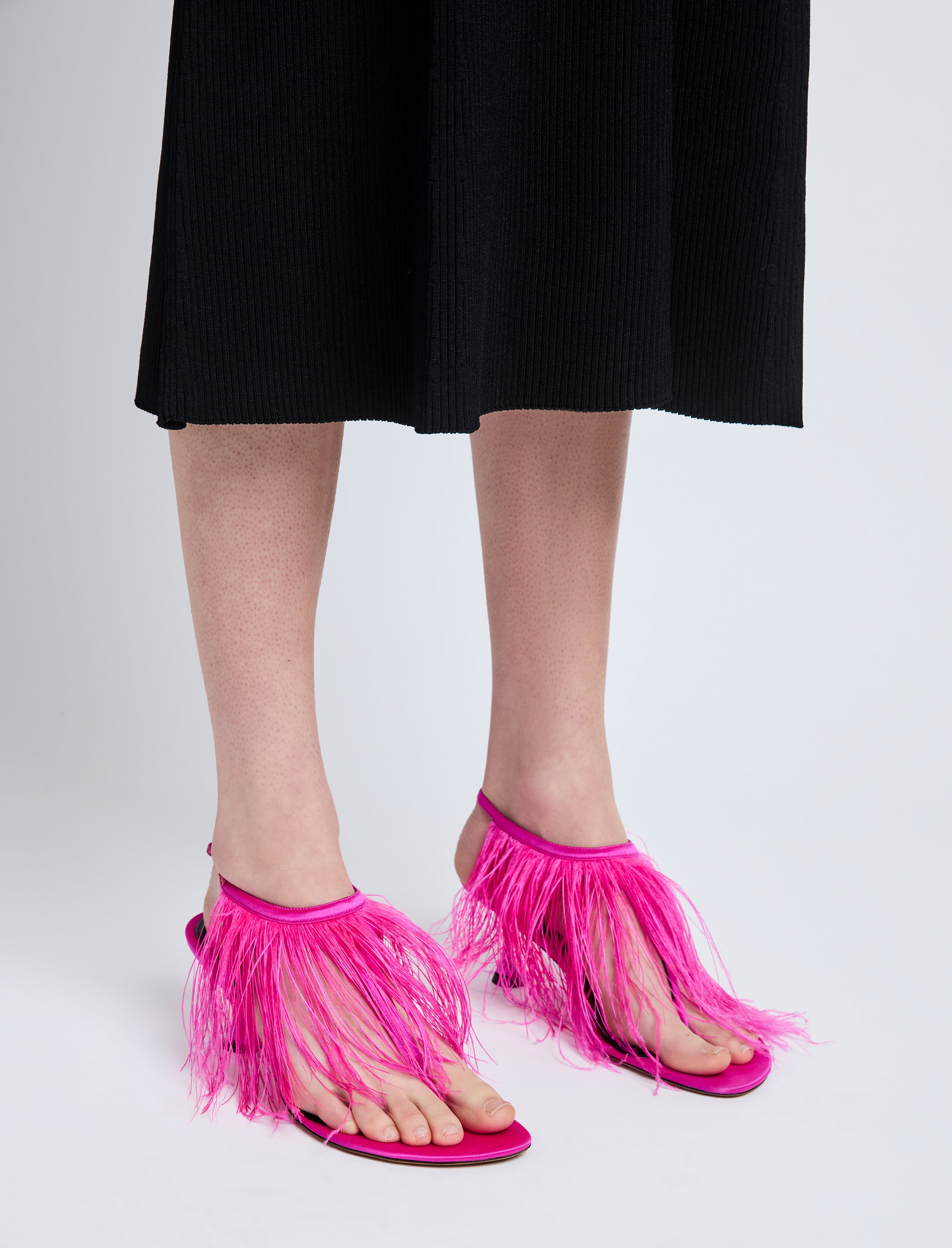 Tee Thong Feather Sandals in Satin - 5