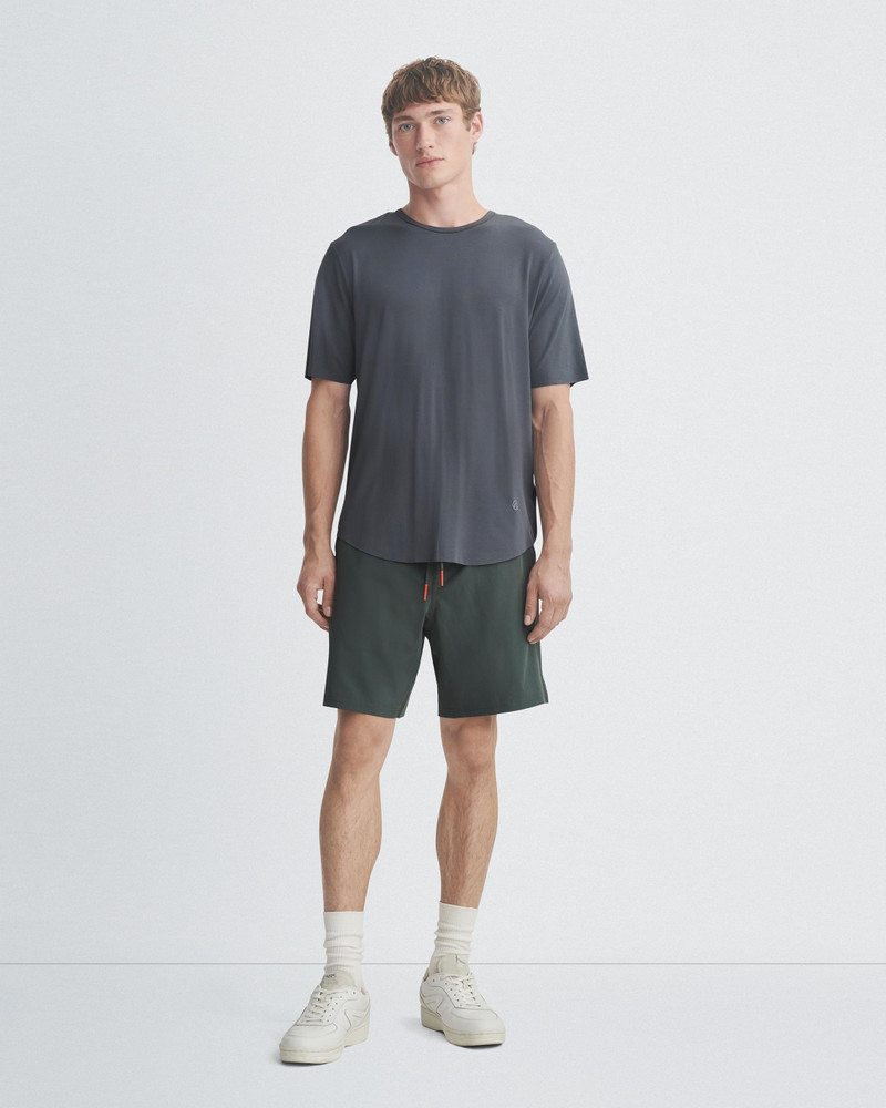rag & bone Pursuit Active Short
Relaxed Fit outlook