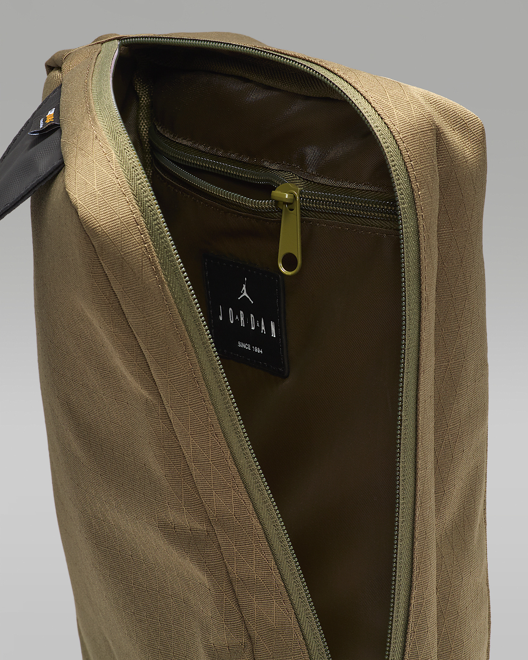 Jordan Collectors Crossbody Bag (3L) - 5