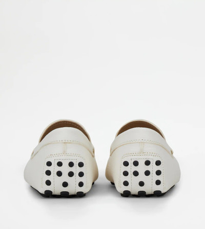 Tod's GOMMINO DRIVING SHOES IN LEATHER - WHITE outlook