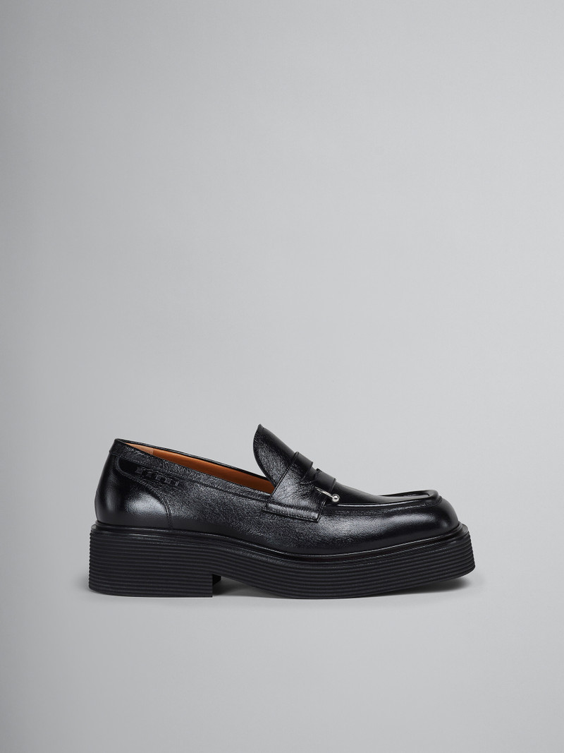 BLACK LEATHER MOCCASIN 1