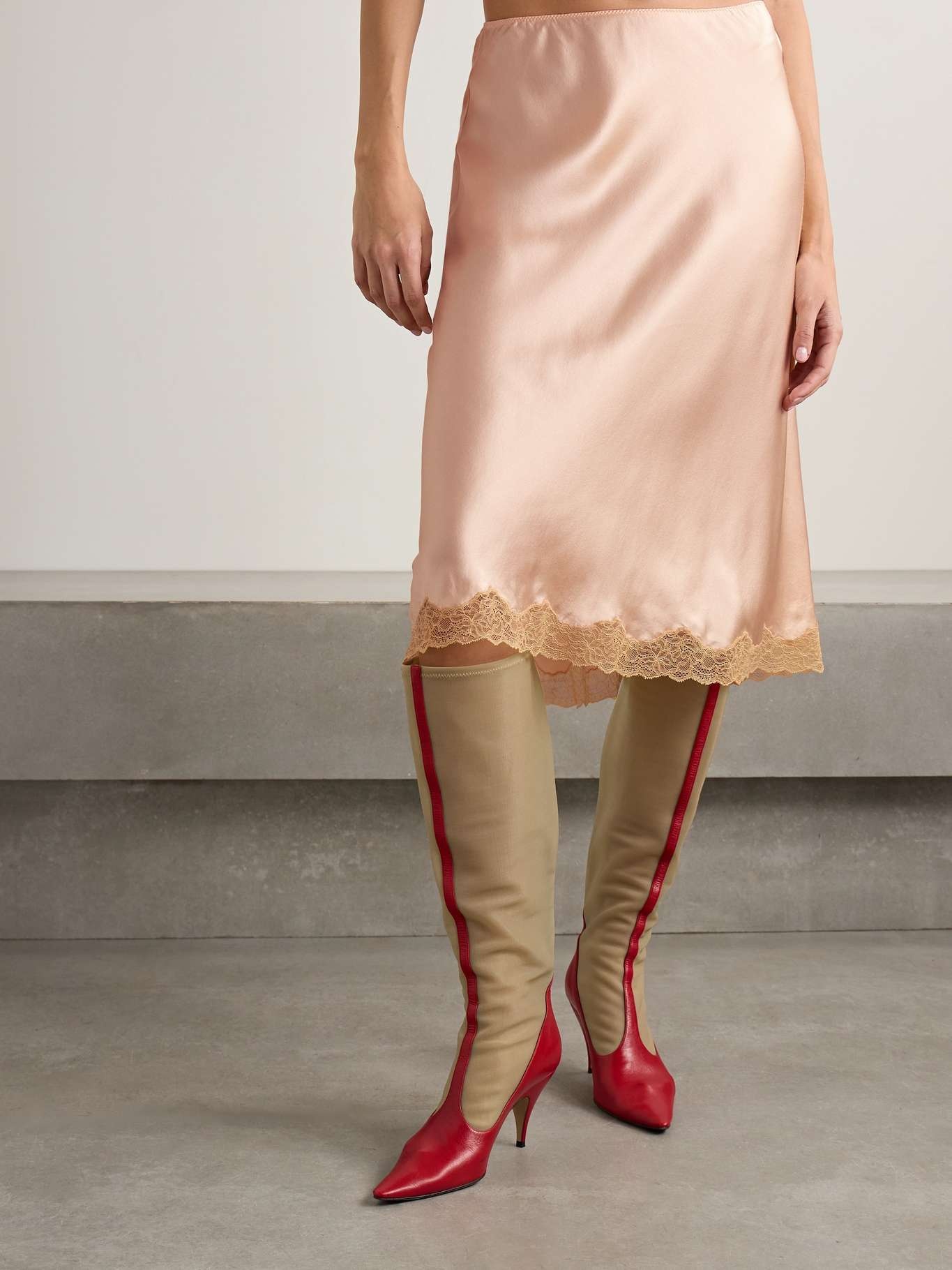 Irene lace-trimmed silk-charmeuse skirt Blush - 3