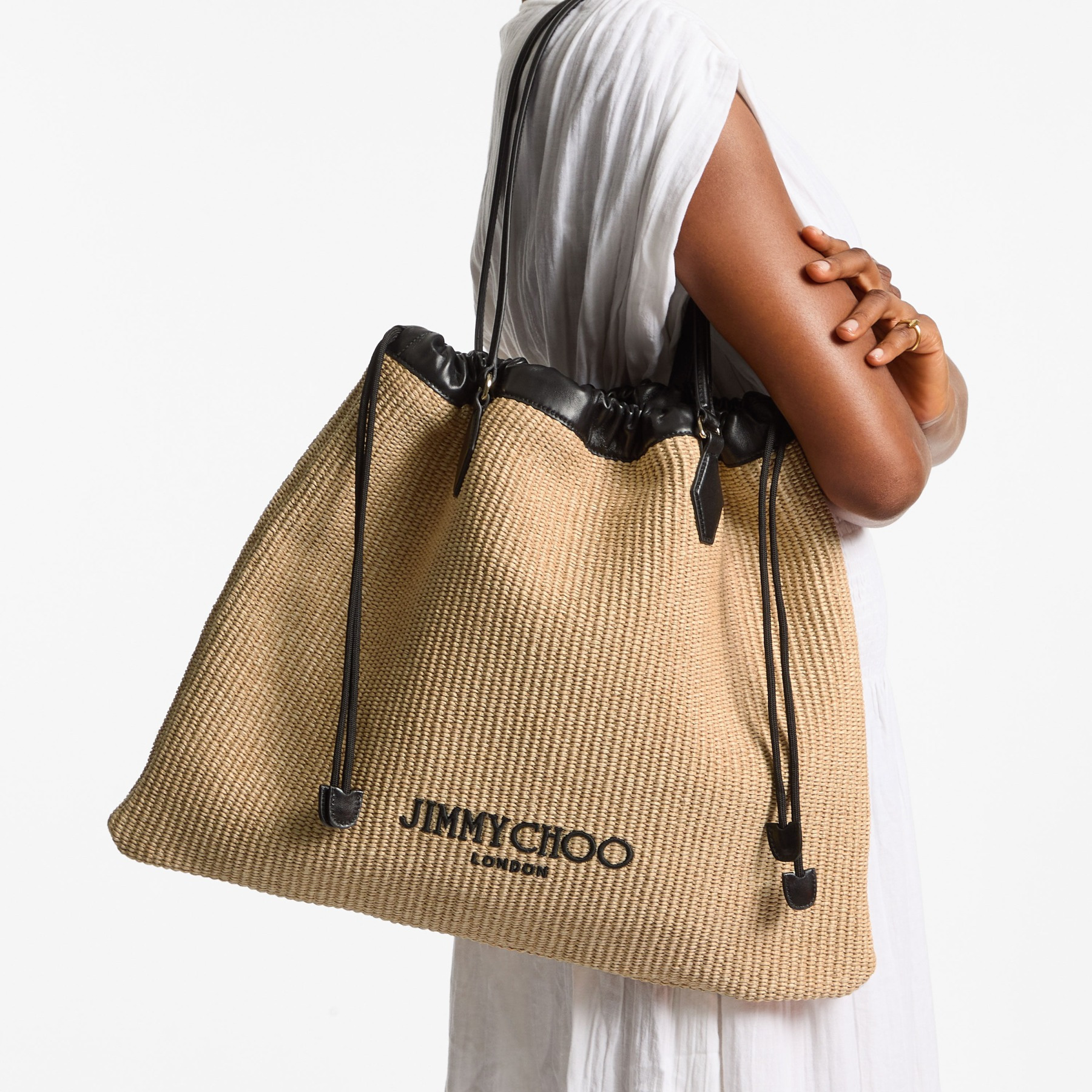 Drawstring Tote L
Natural Soft Raffia Tote with Smooth Calf Leather with Jimmy Choo Logo - 2