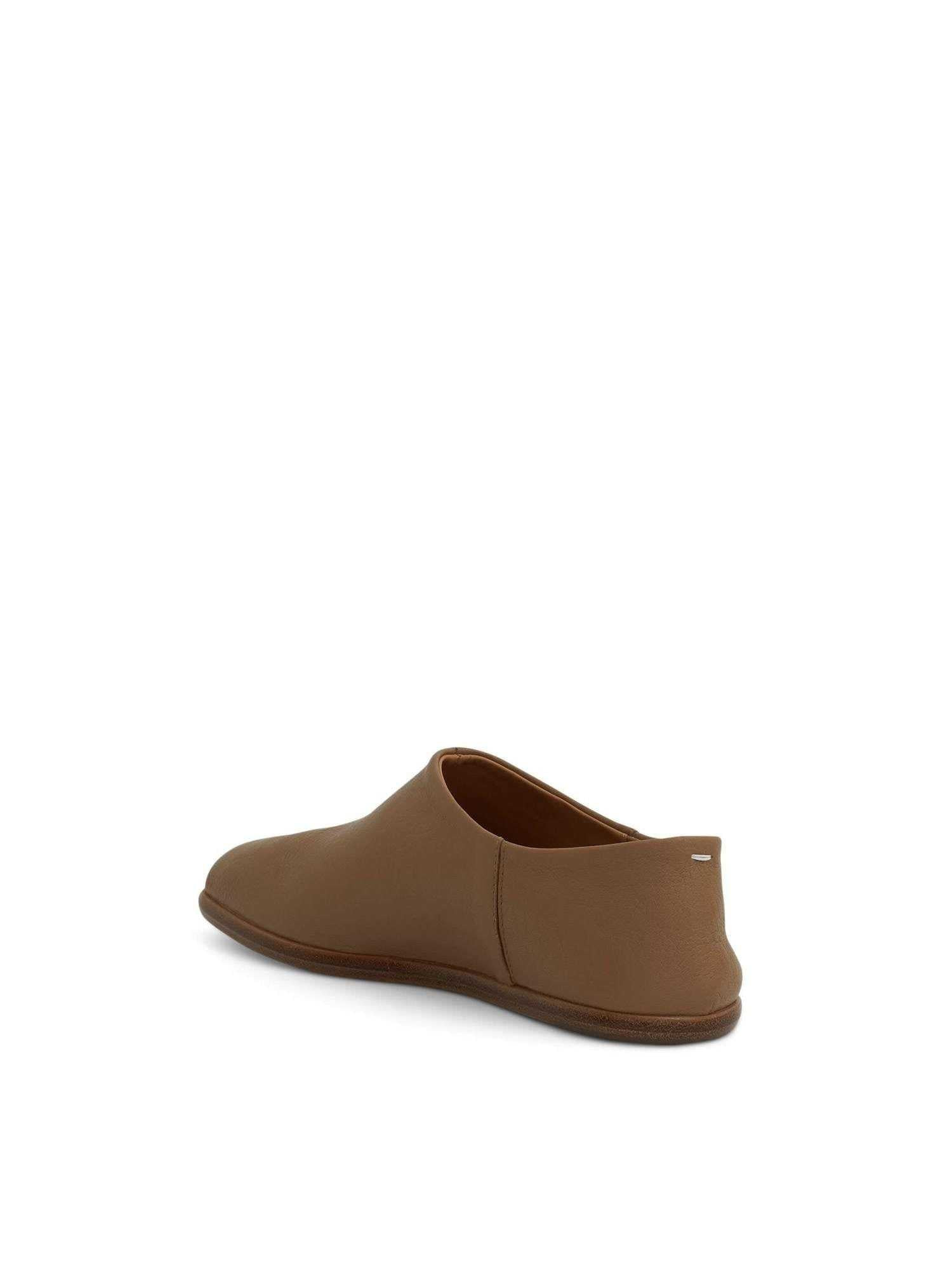 Tabi Babouches Loafers in Nude - 3
