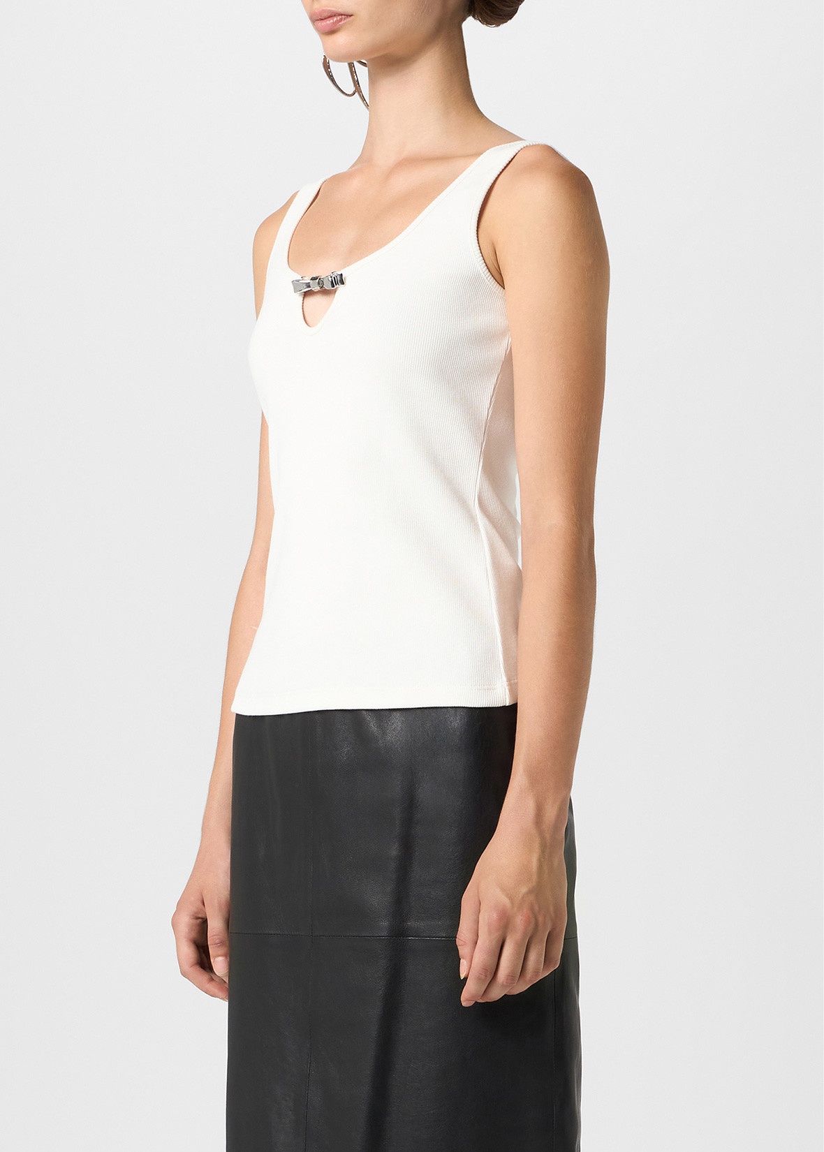 RIBBED COTTON TOP WITH BIJOUX PIN - 5