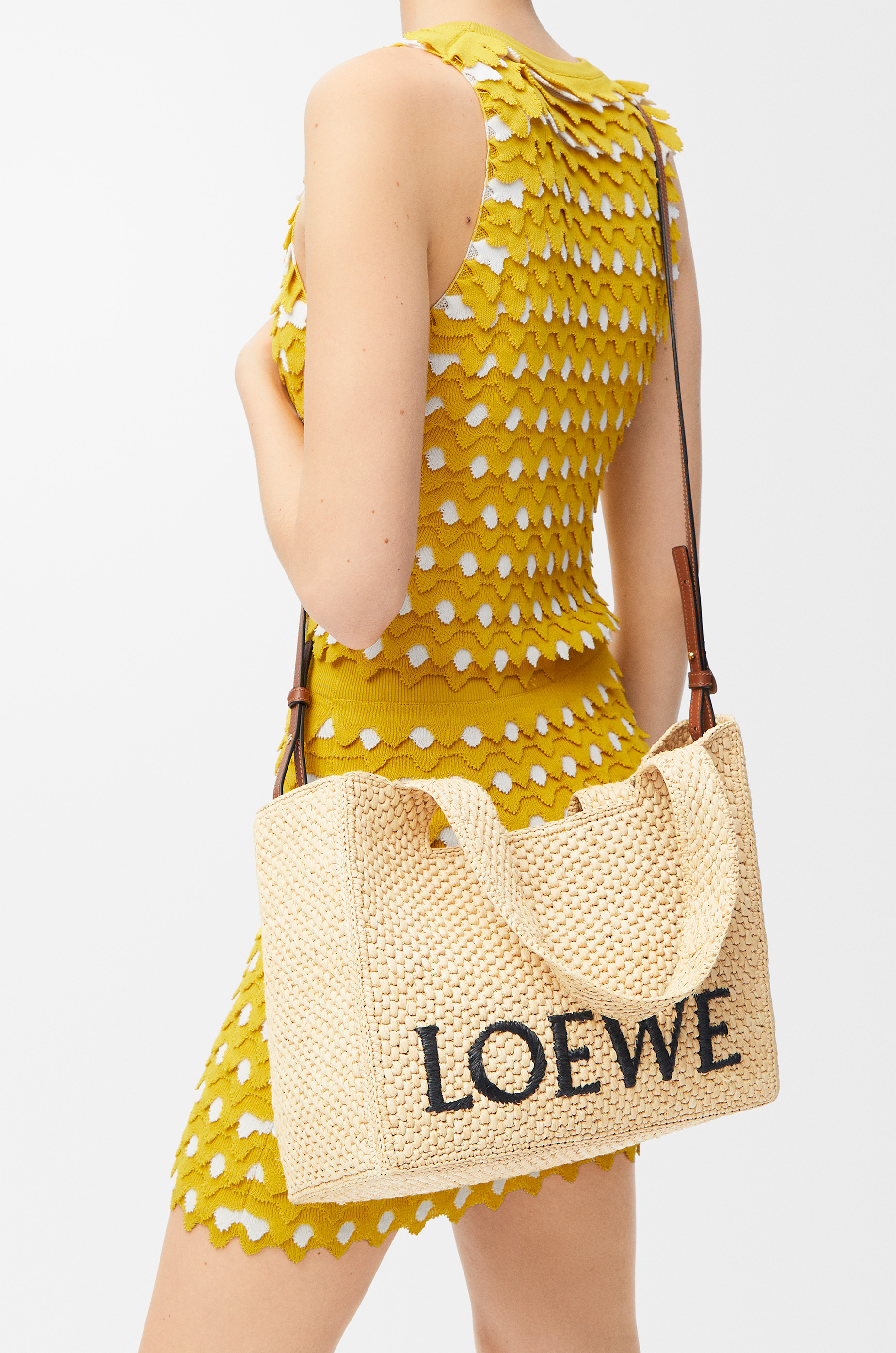 Medium LOEWE Font tote in raffia - 3