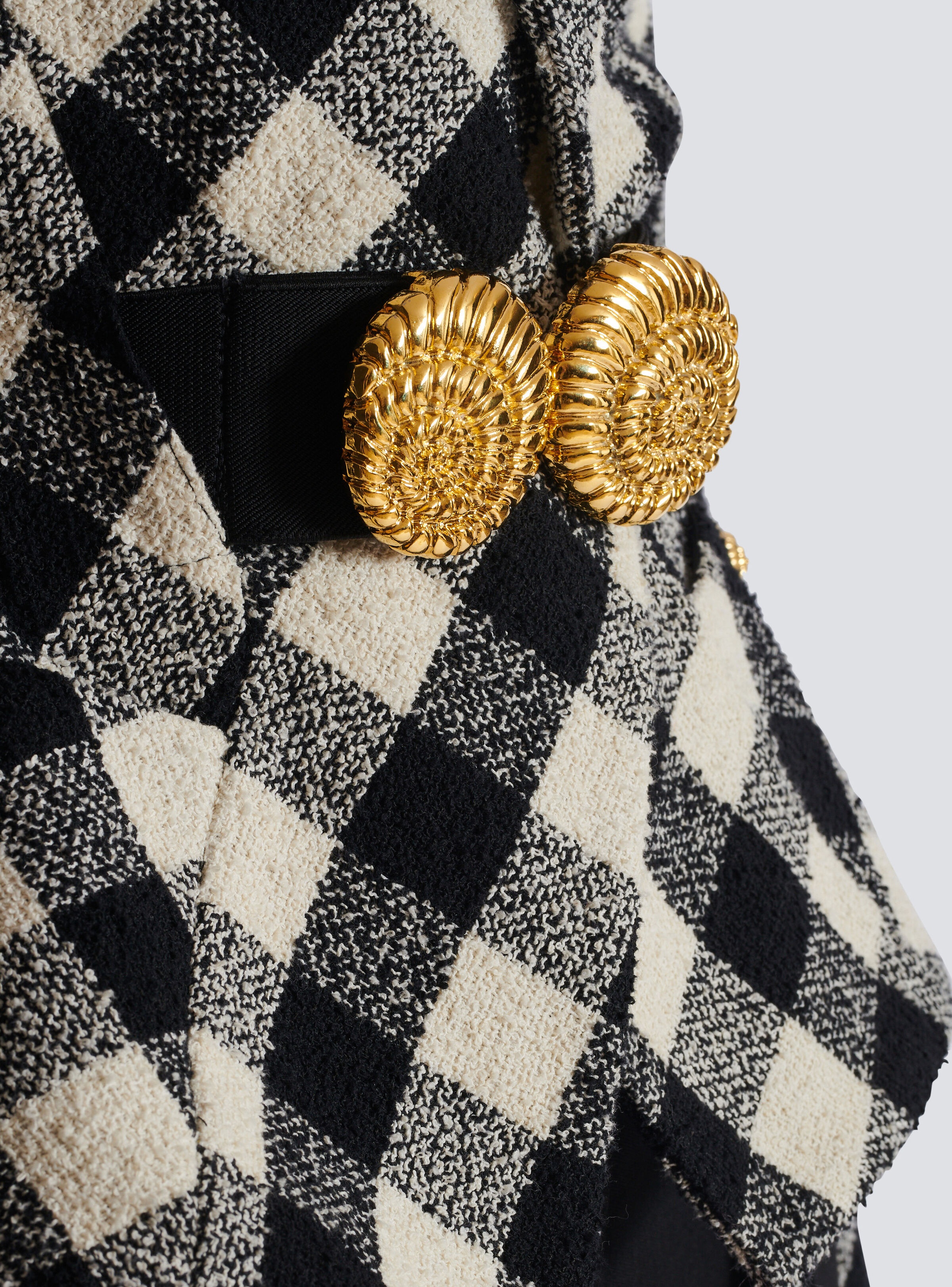 Belted gingham tweed jacket with two Snail buttons - 9