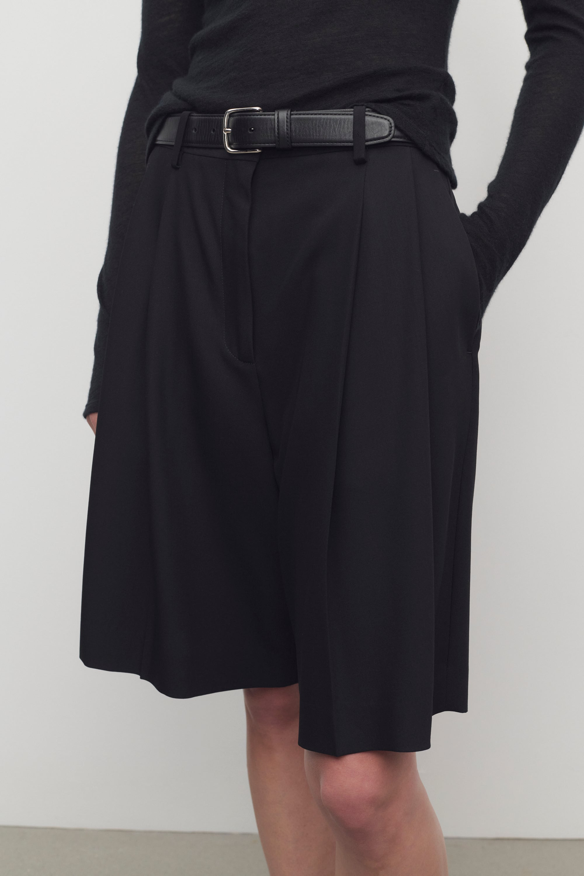Vesperis Short in Virgin Wool - 6