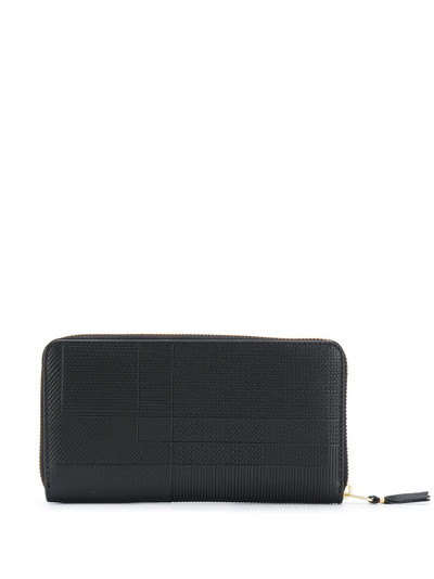 Comme Des Garçons line detail zip wallet outlook