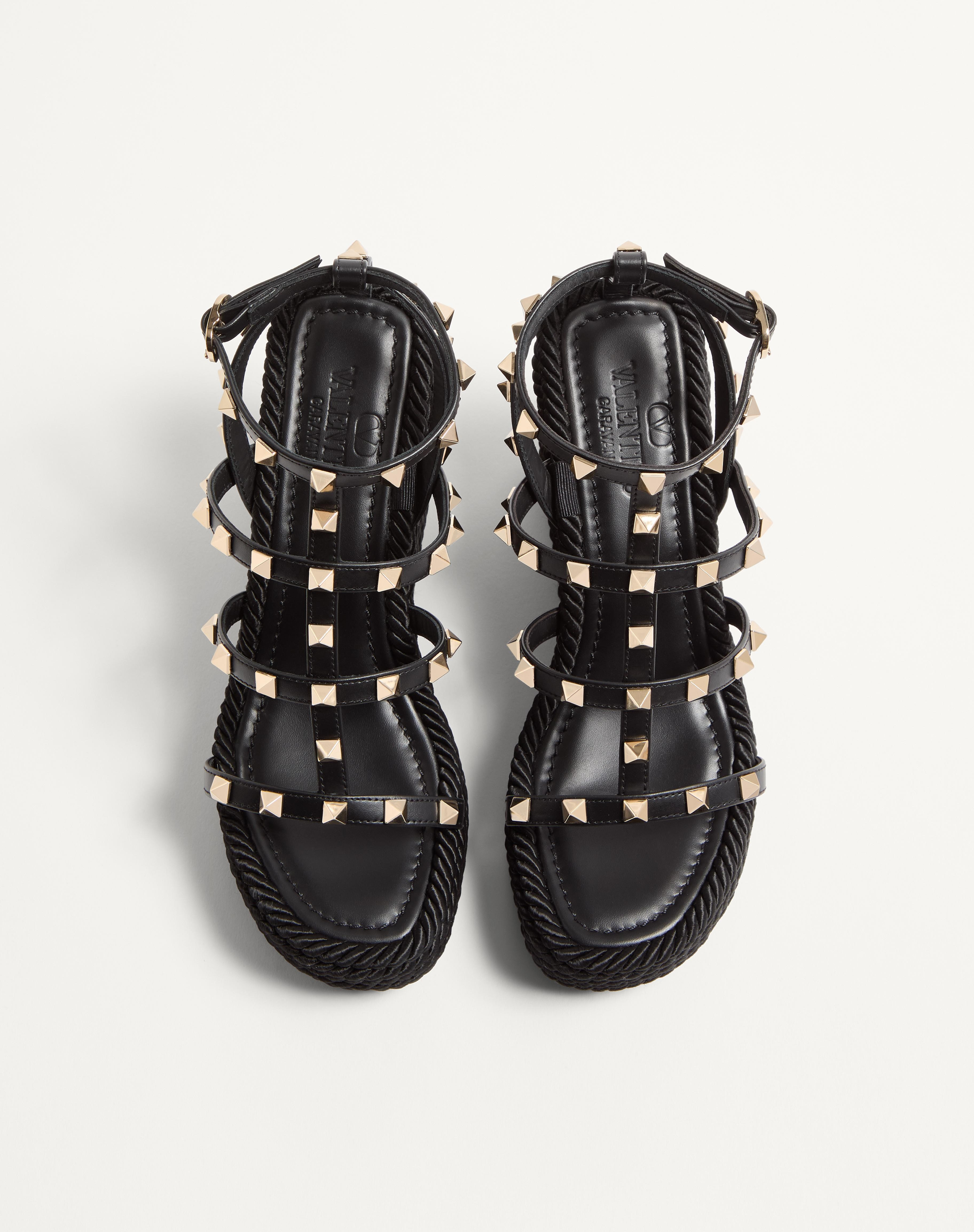 ROCKSTUD ANKLE STRAP WEDGE SANDAL IN CALFSKIN LEATHER 95 MM - 3