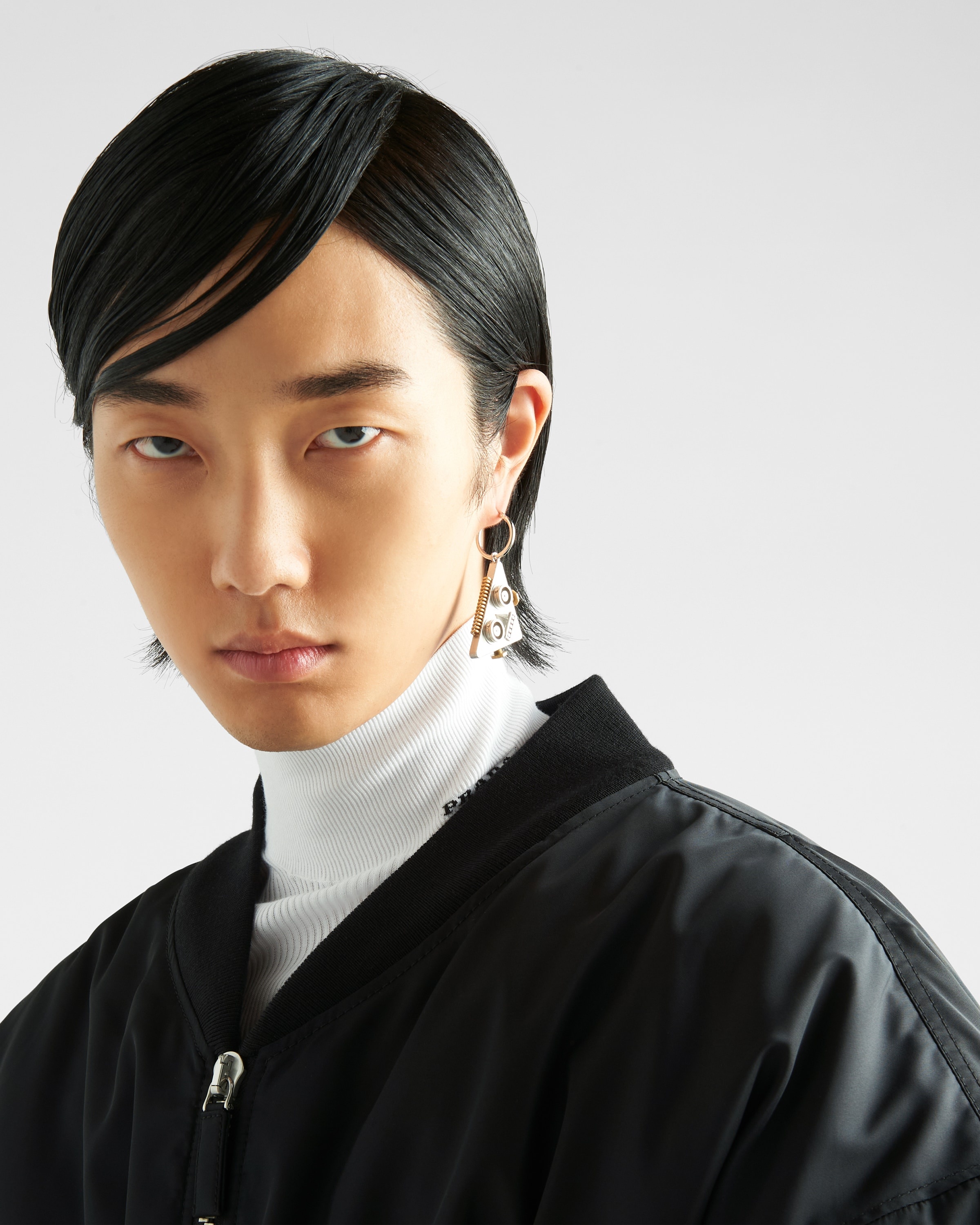 Left earring with Robot Jewels pendant - 2