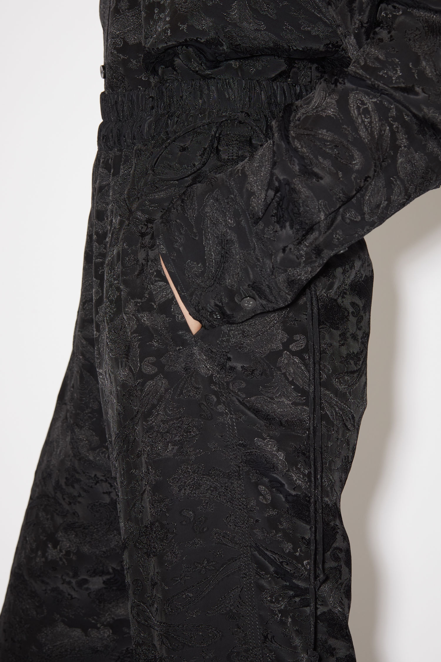 Fluid satin trousers - Black - 6