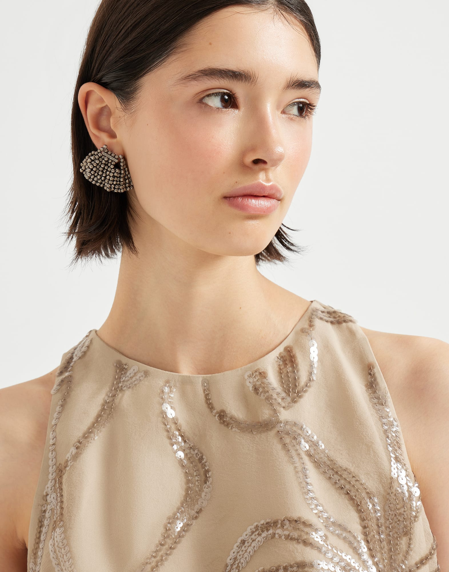 Crispy silk top with dazzling floral embroidery - 3
