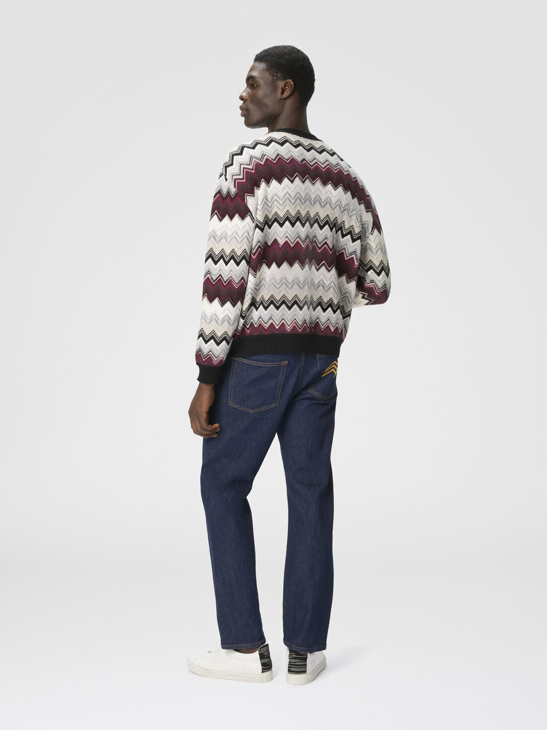 Crew neck sweater with flame zigzag pattern - 3