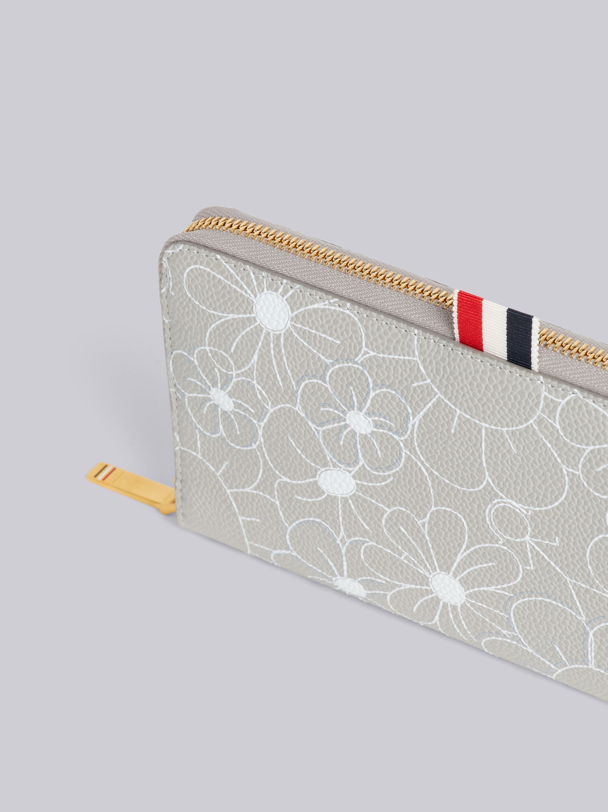 Light Grey 3d Floral Print Pebble Grain Leather Long Zip Wallet - 2