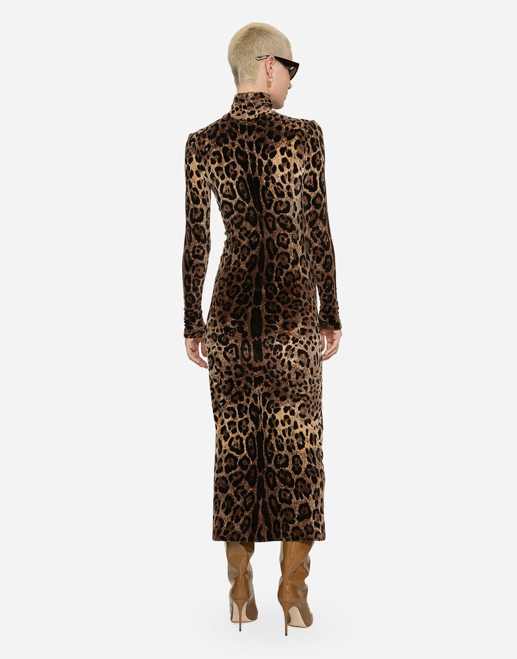 Long chenille dress with jacquard leopard design - 3