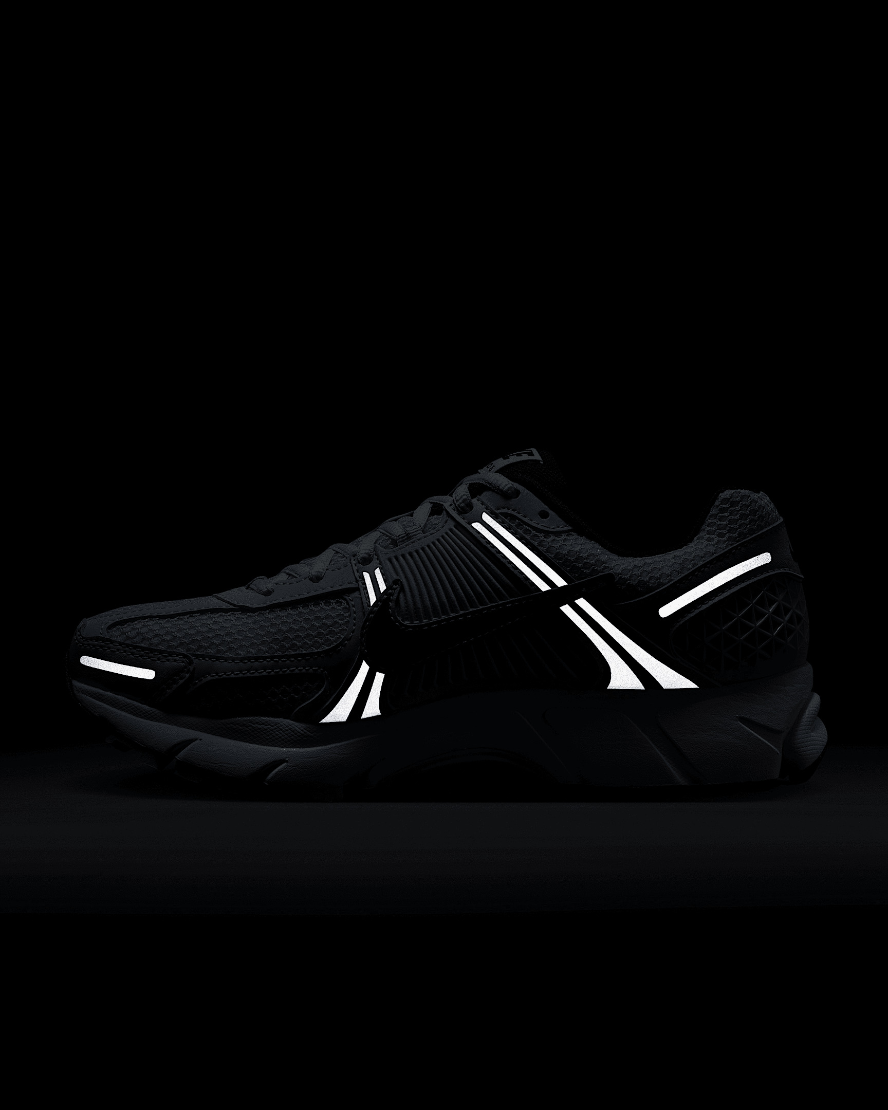 Nike Zoom Vomero 5 Women's Shoes - 12