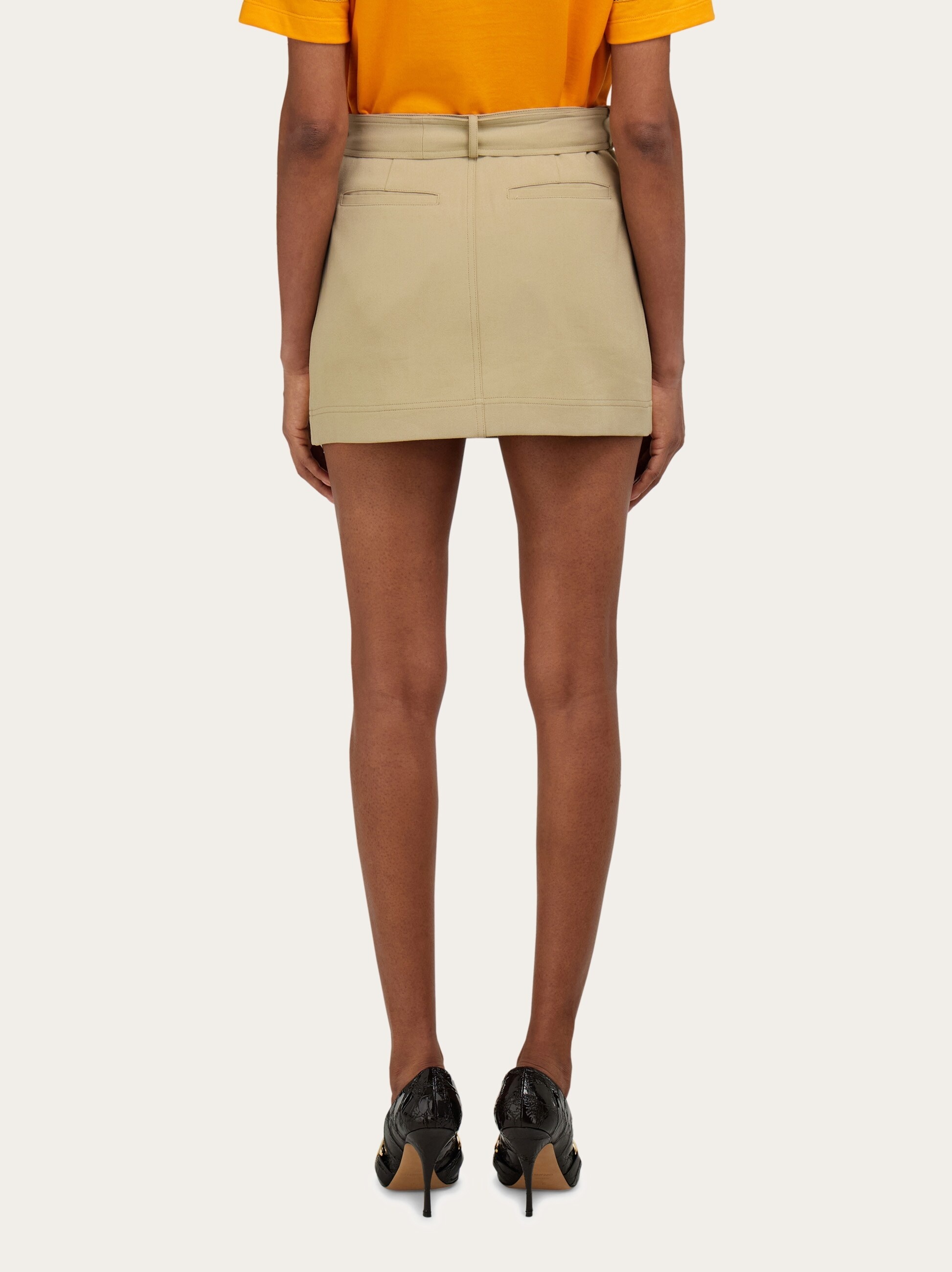 Mini skirt with applied pockets - 4